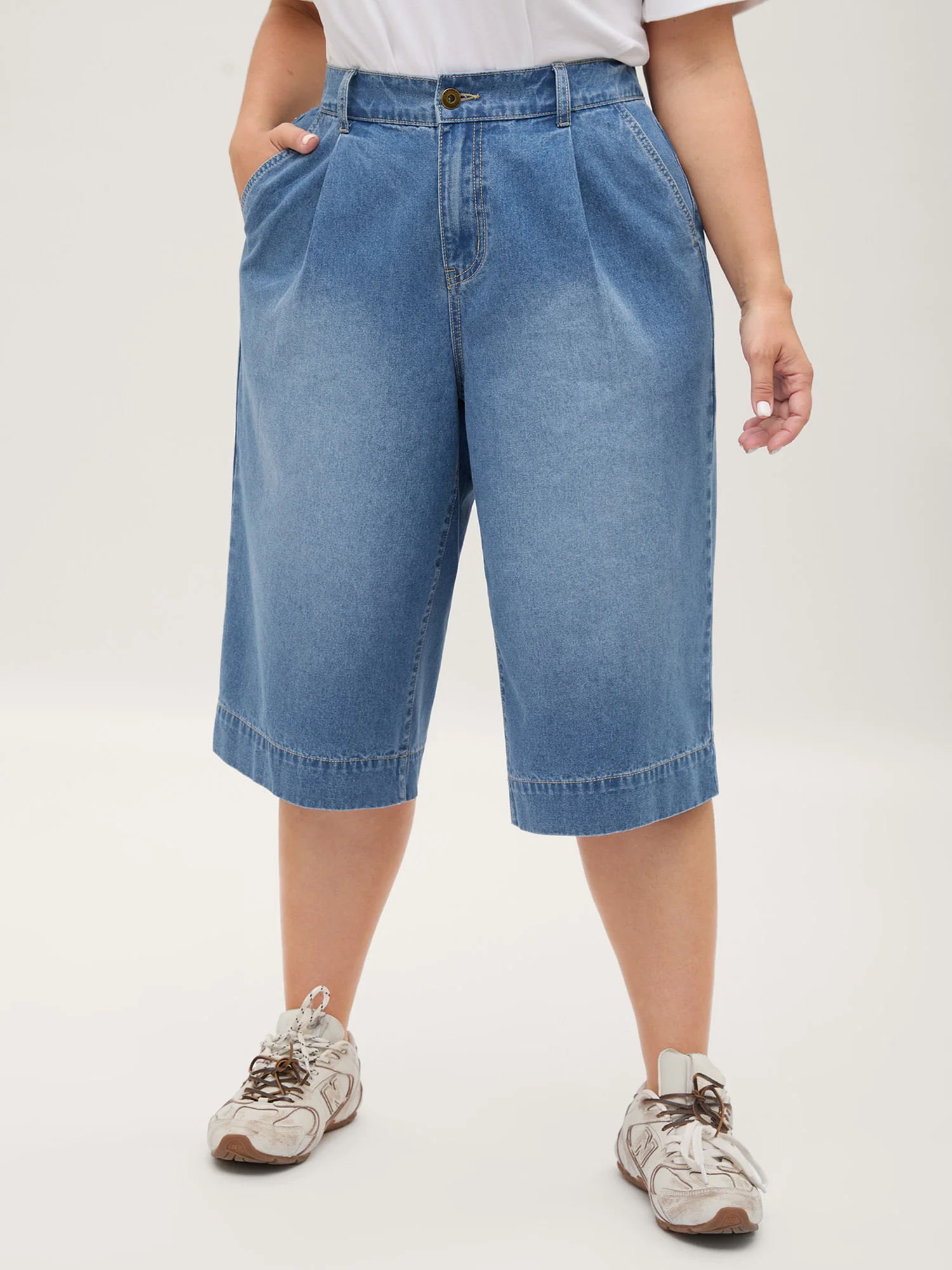 Stretchy Back-Waist Cropped Jeans - Image 2