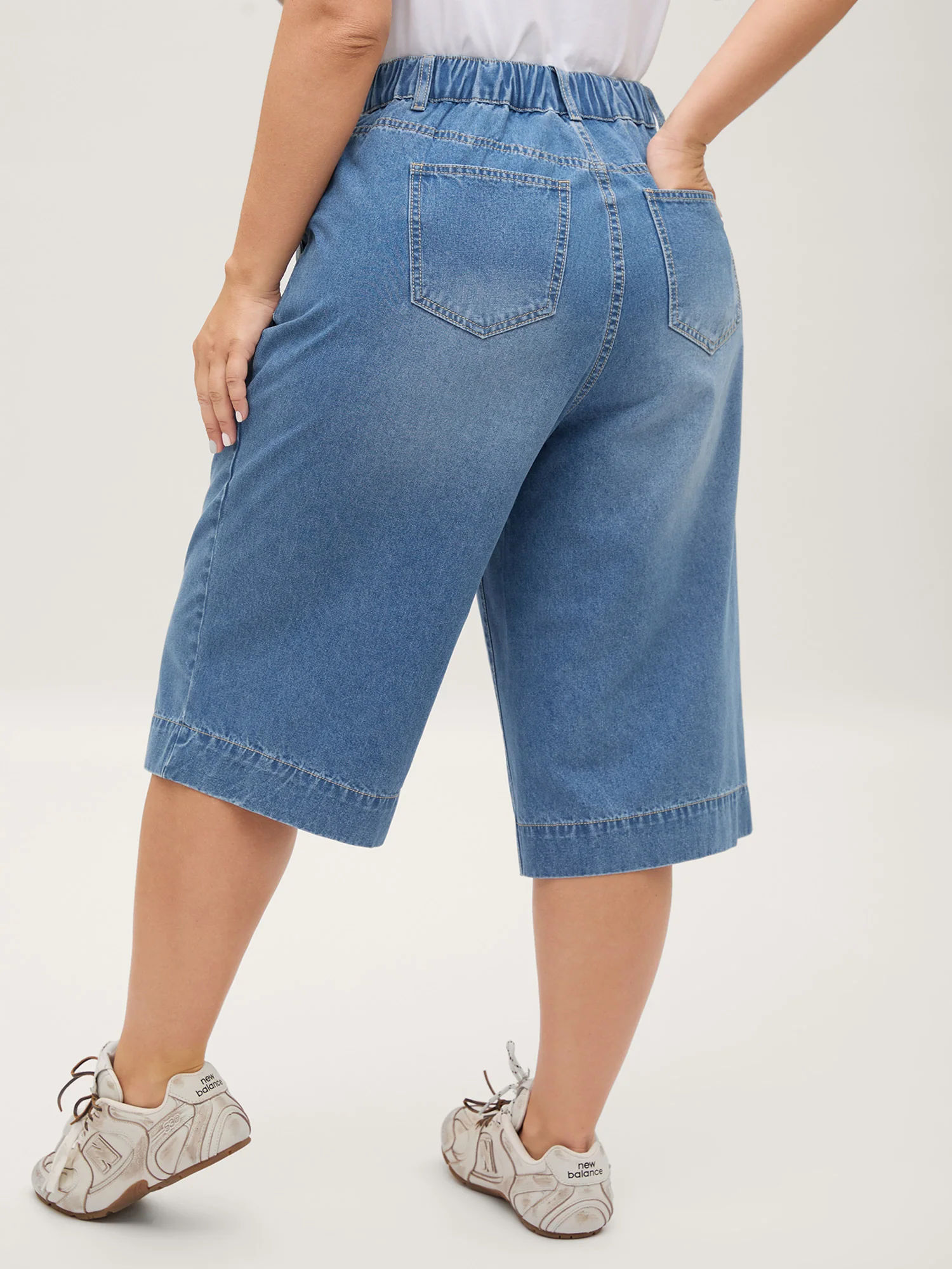 Stretchy Back-Waist Cropped Jeans - Image 5