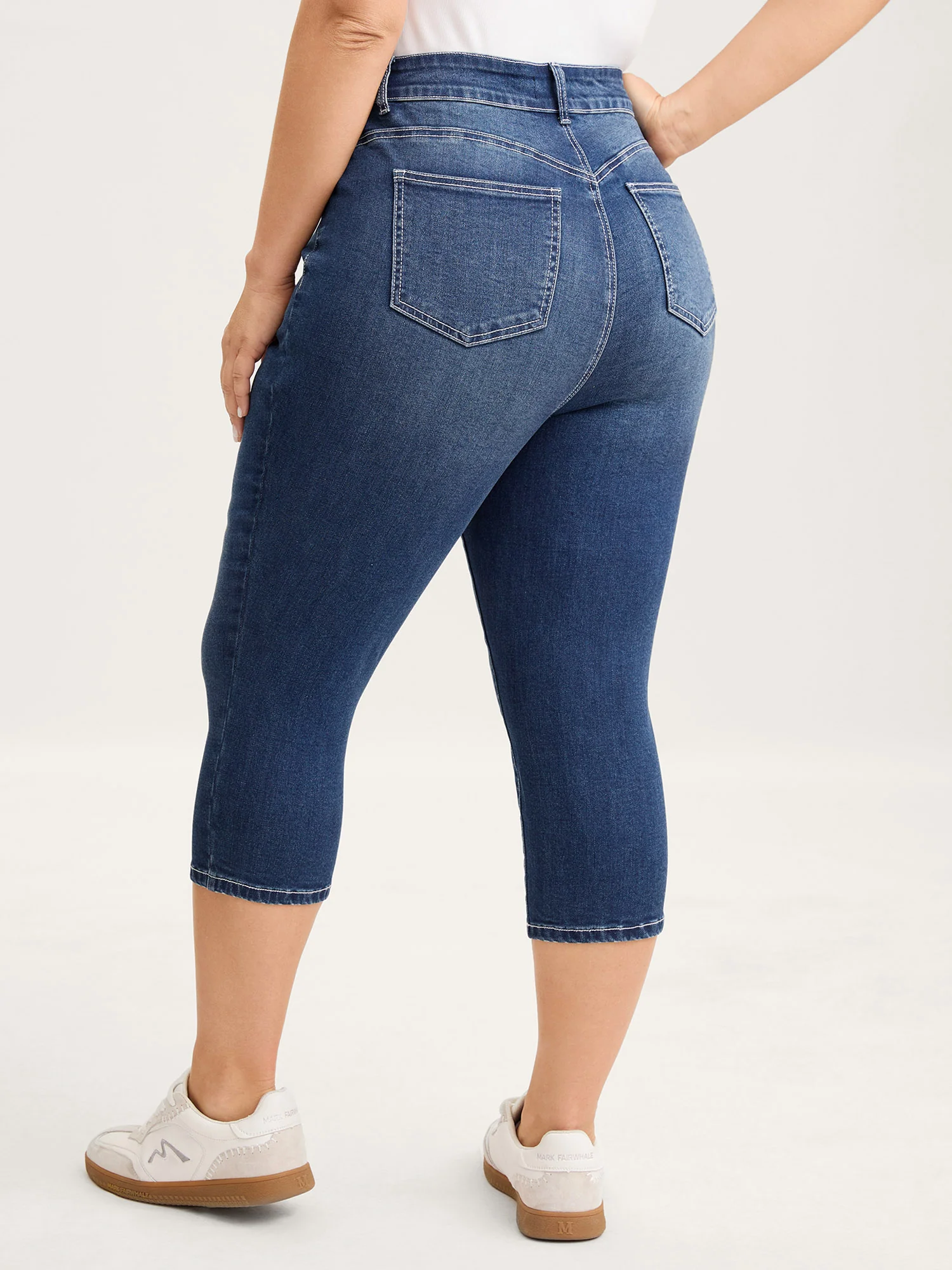 Stretchy Booty-Lifting Skinny-Fit Jeans - Image 4