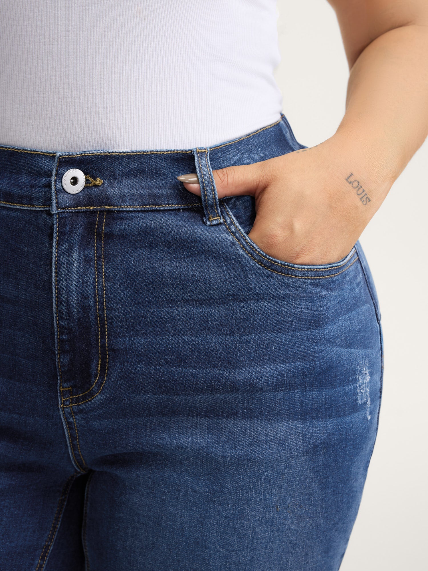 Stretchy Butt-Lifting Rubber Waist Straight-Leg Jeans - Image 3