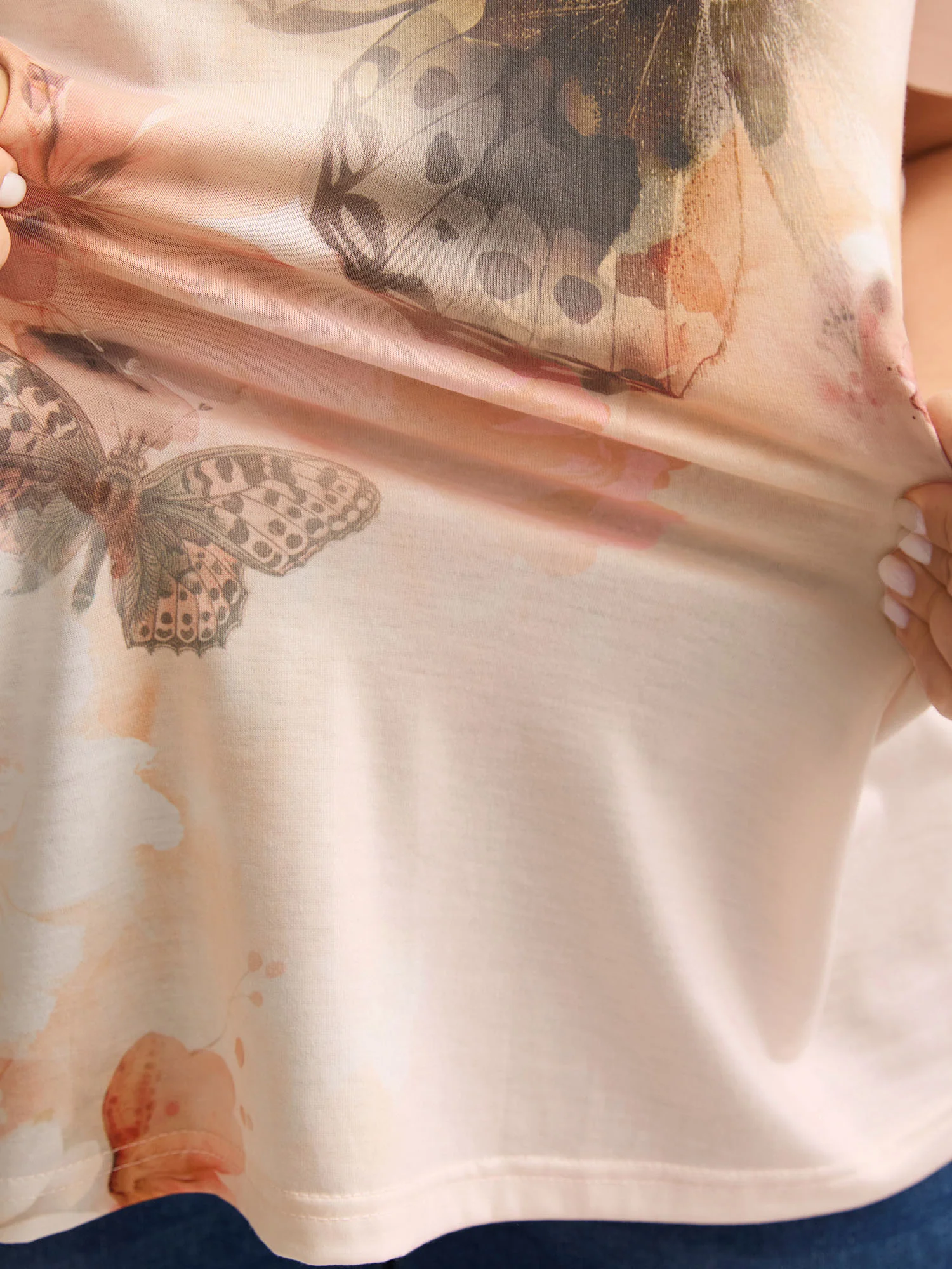 Stretchy Butterfly Print V Neck T-Shirt - Image 2