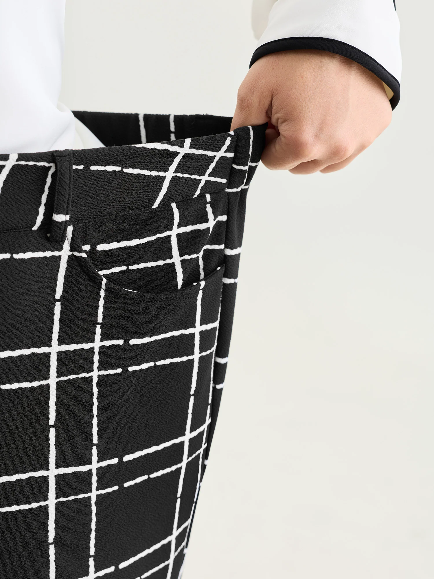 Stretchy Check Print Button Pants - Image 4