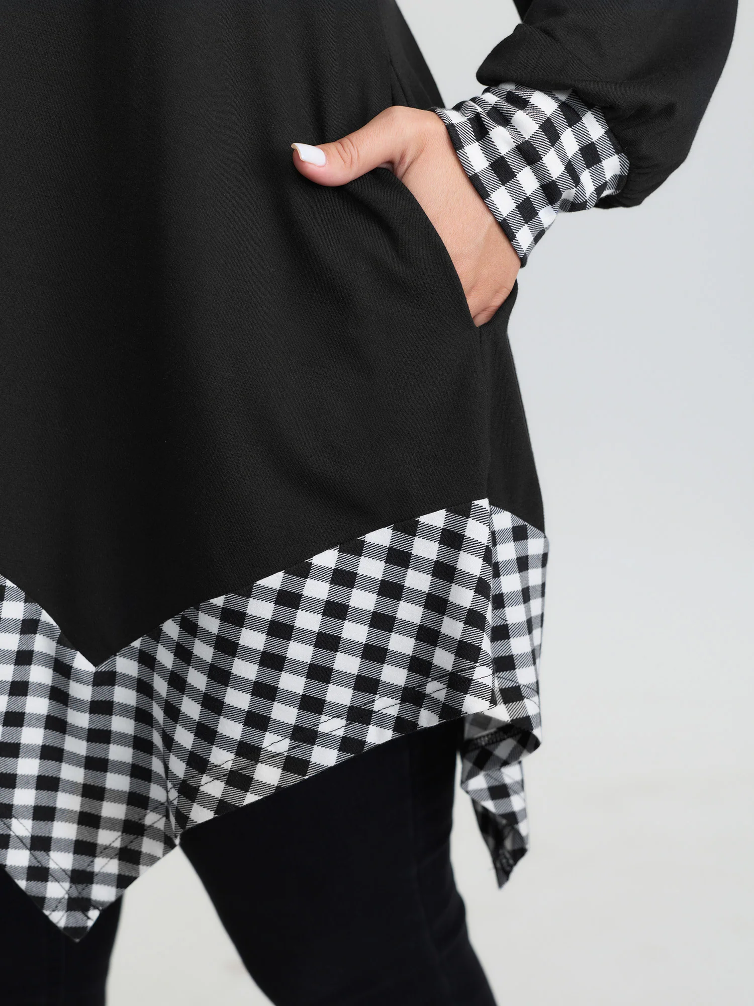 Supersoft Stretchy Checkered Asymmetrical Hem T-Shirt - Image 4