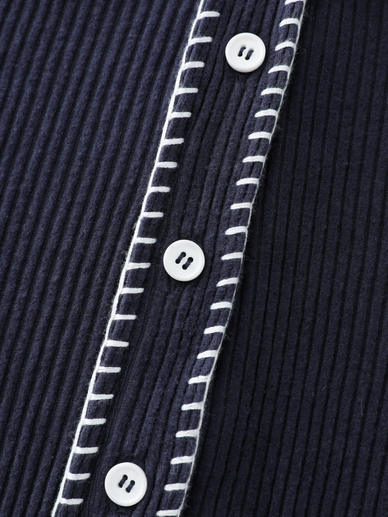 Stretchy Contrast Edge Button Placket T-Shirt - Image 5