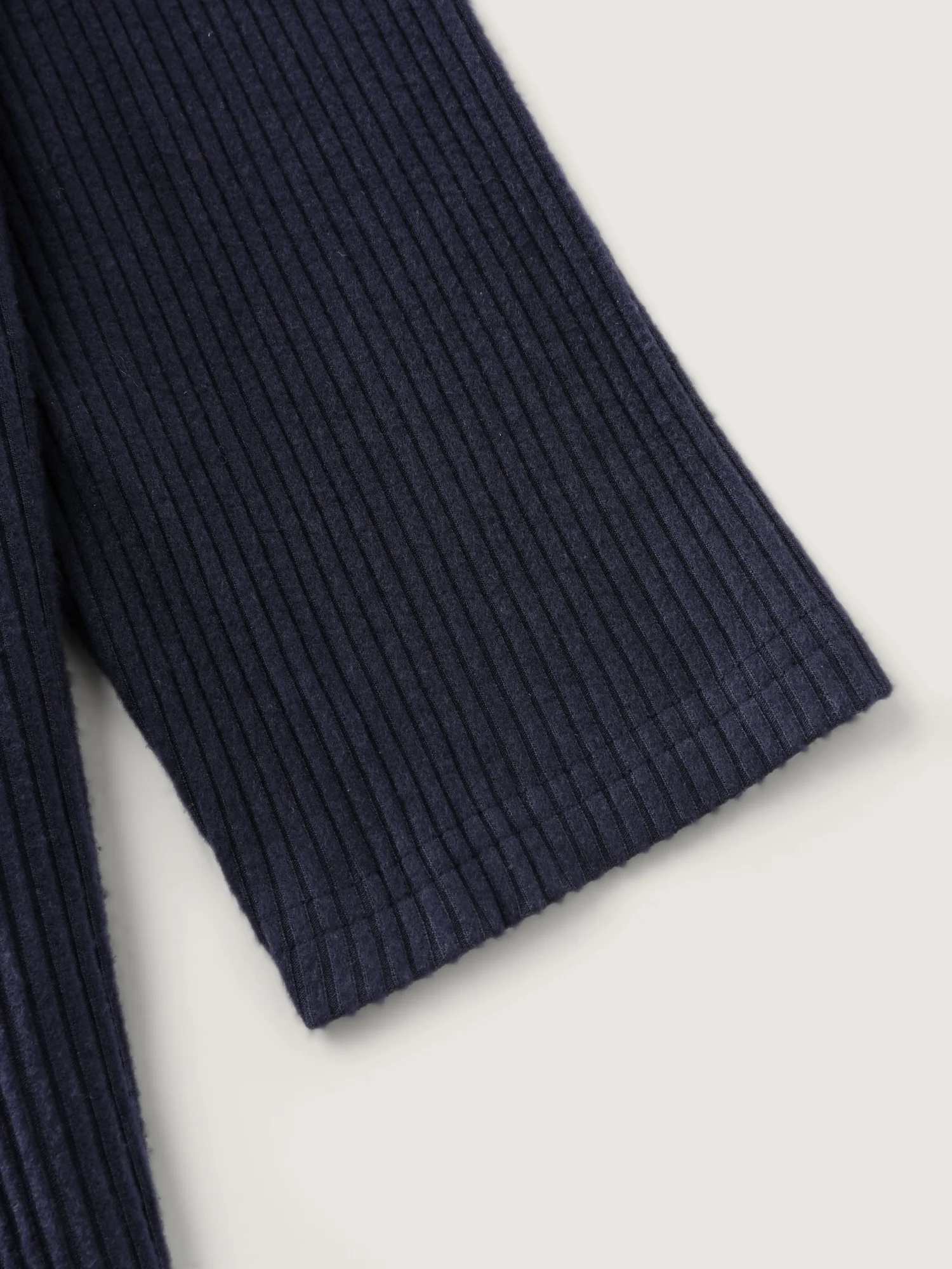 Stretchy Contrast Edge Button Placket T-Shirt - Image 6