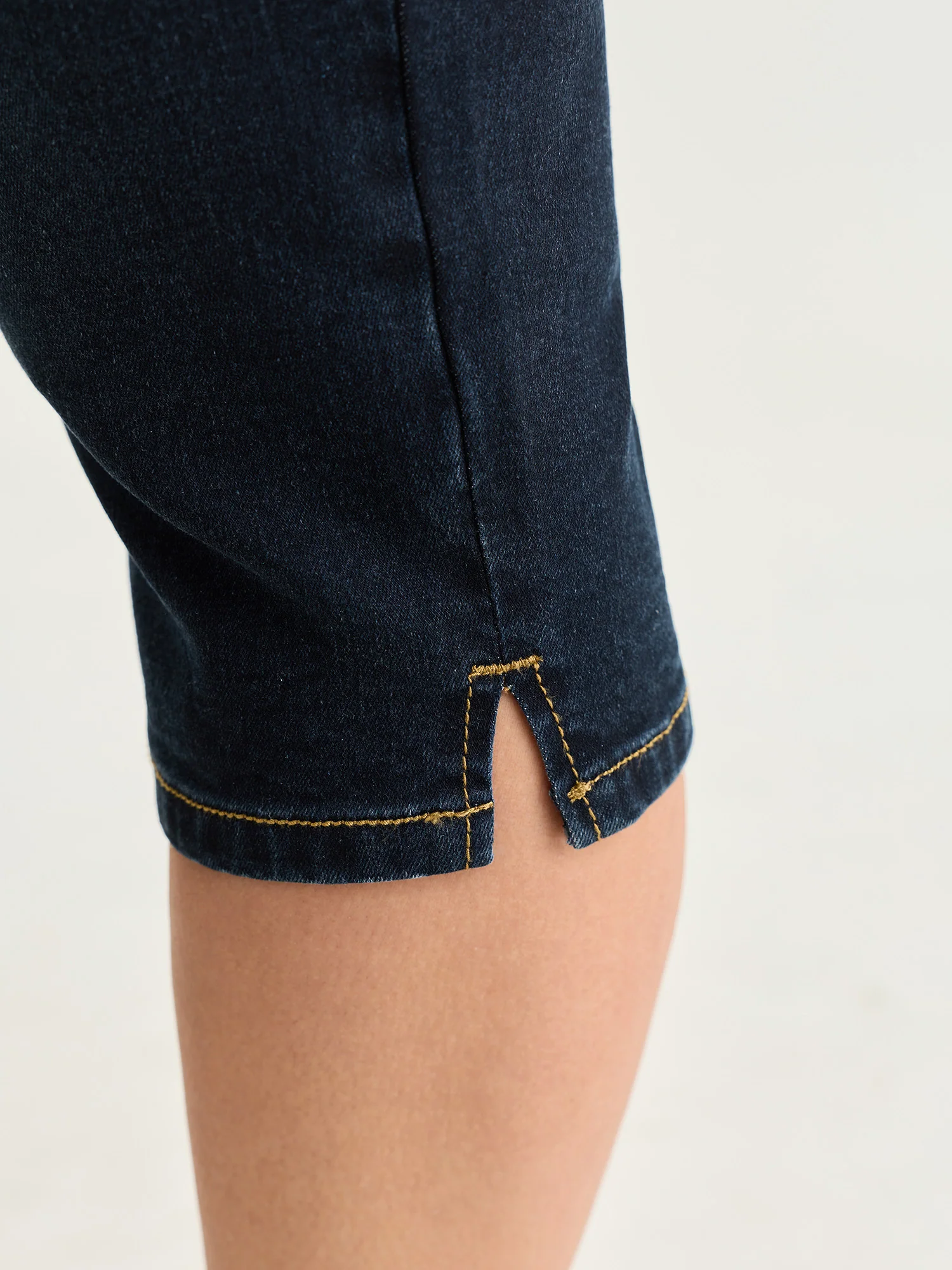 Stretchy Skinny-Fit Capri Jeans - Image 6
