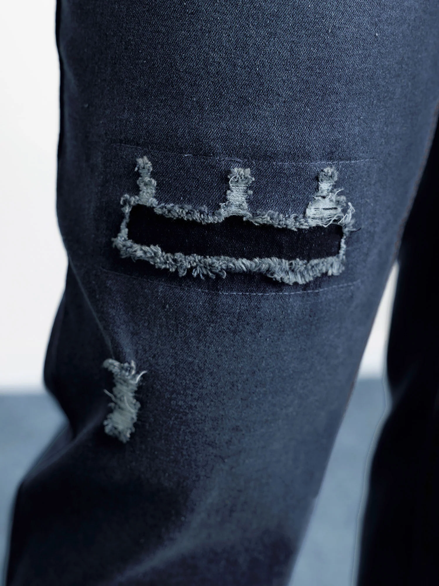 Stretchy Crown Ripped Straight-Leg Jeans - Image 5