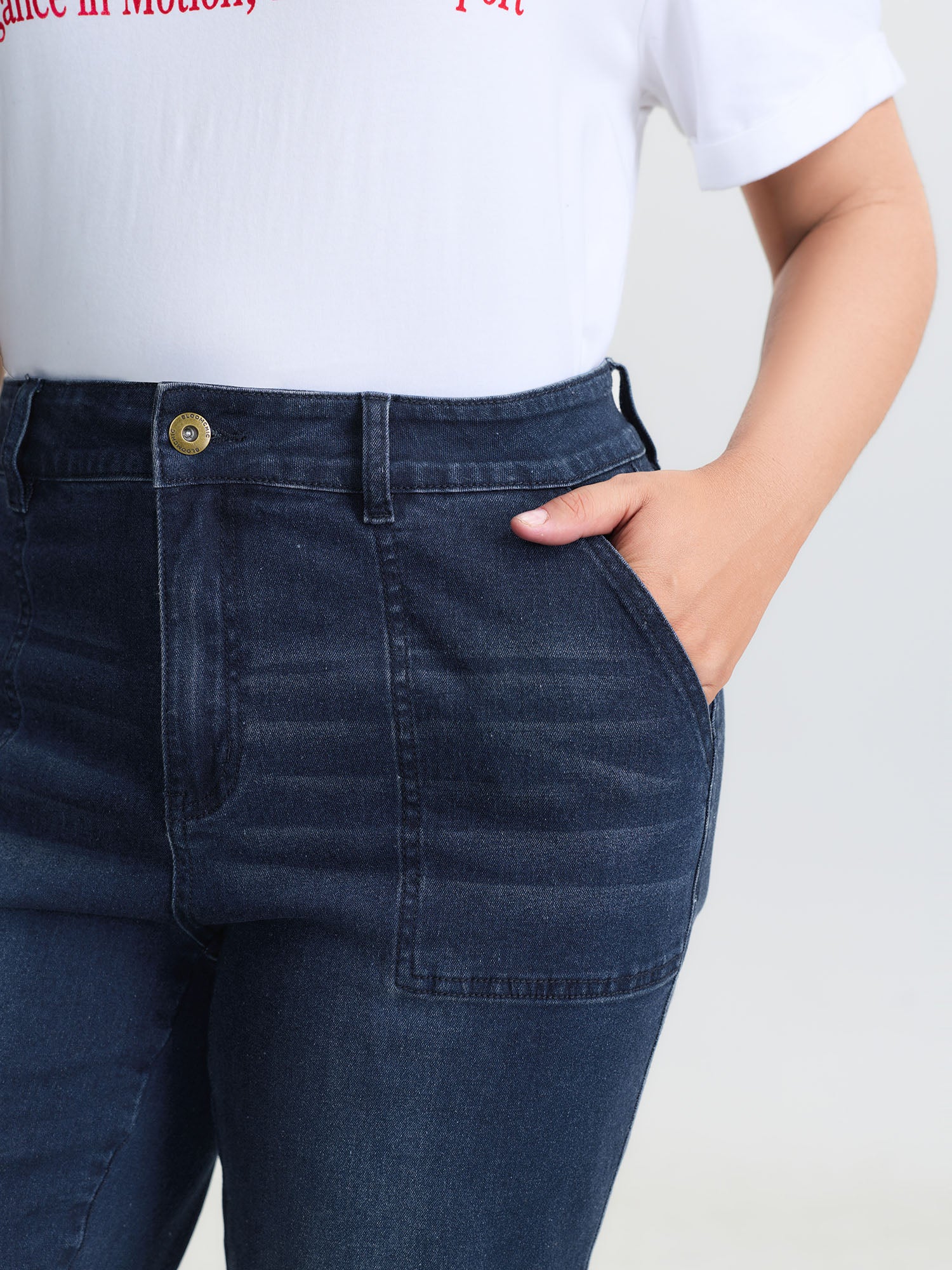 Stretchy Cuff Pocket Mid-Rise Jeans - Image 3