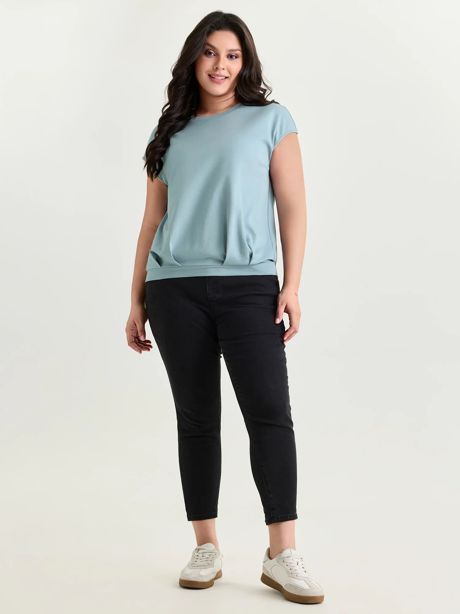 Stretchy Elastic Hem Plain T-Shirt - Image 4