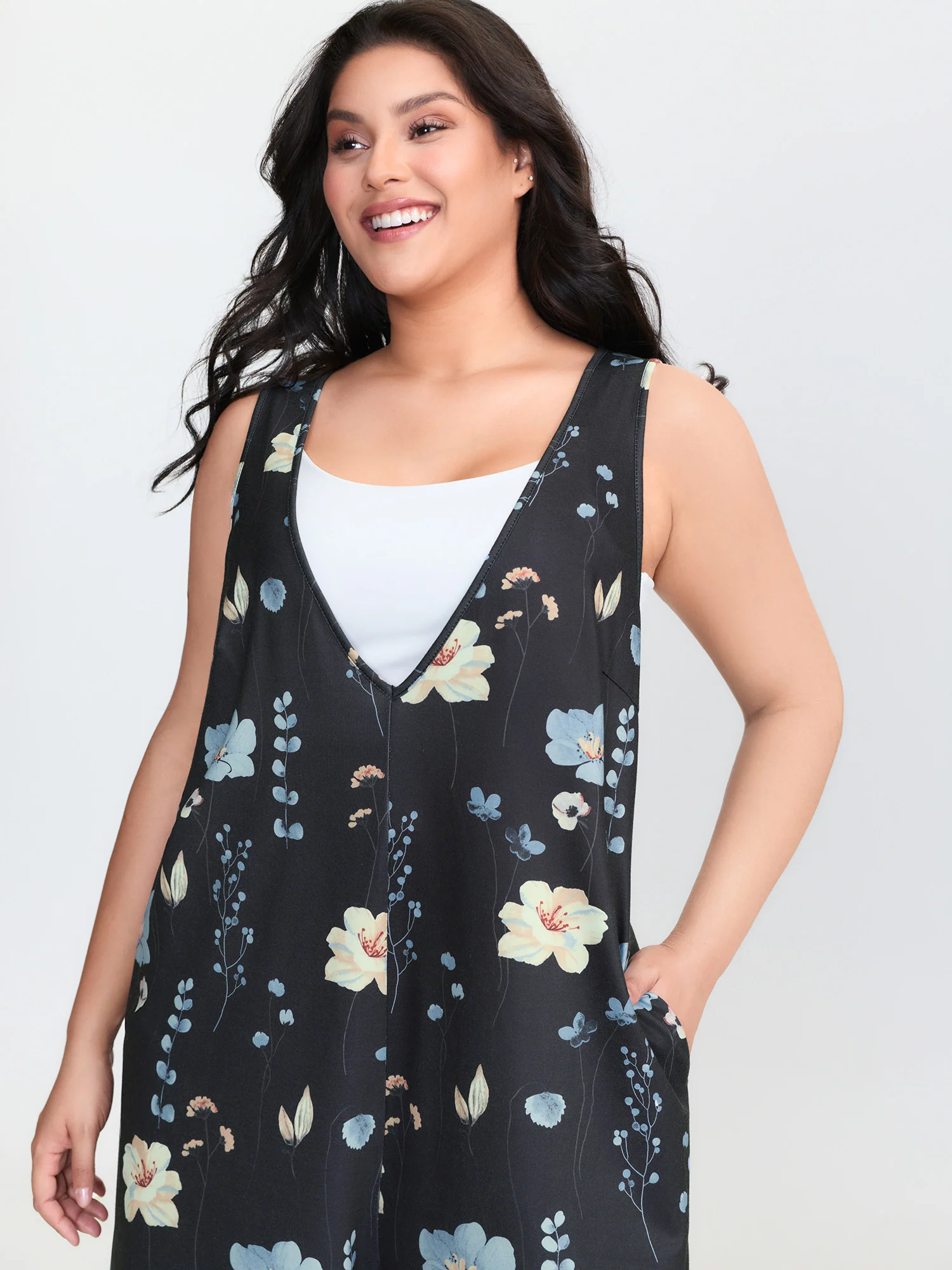 Stretchy Floral Print V-Neck Jumpsuit - Image 2