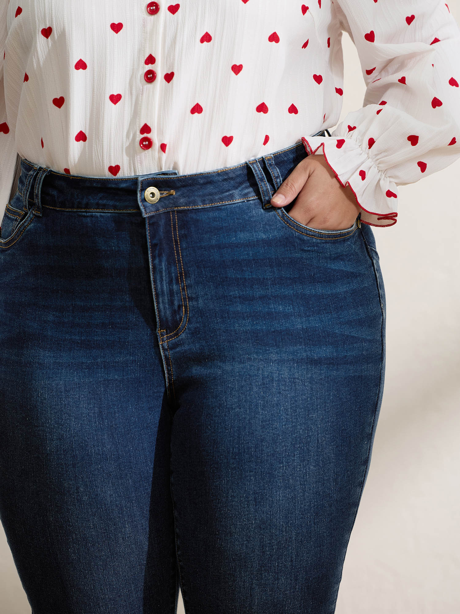 Stretchy Frayed Hem Bootcut Jeans - Image 3
