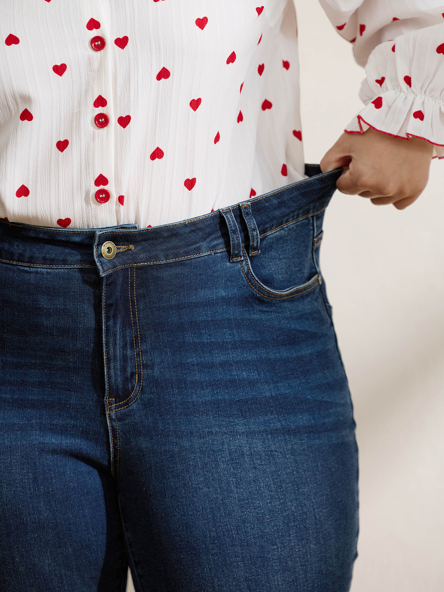 Stretchy Frayed Hem Bootcut Jeans - Image 4