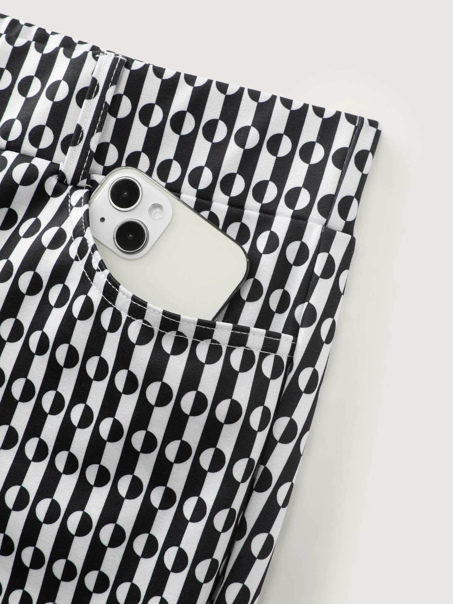 Stretchy Geometric Print Pull-On Pants - Image 8