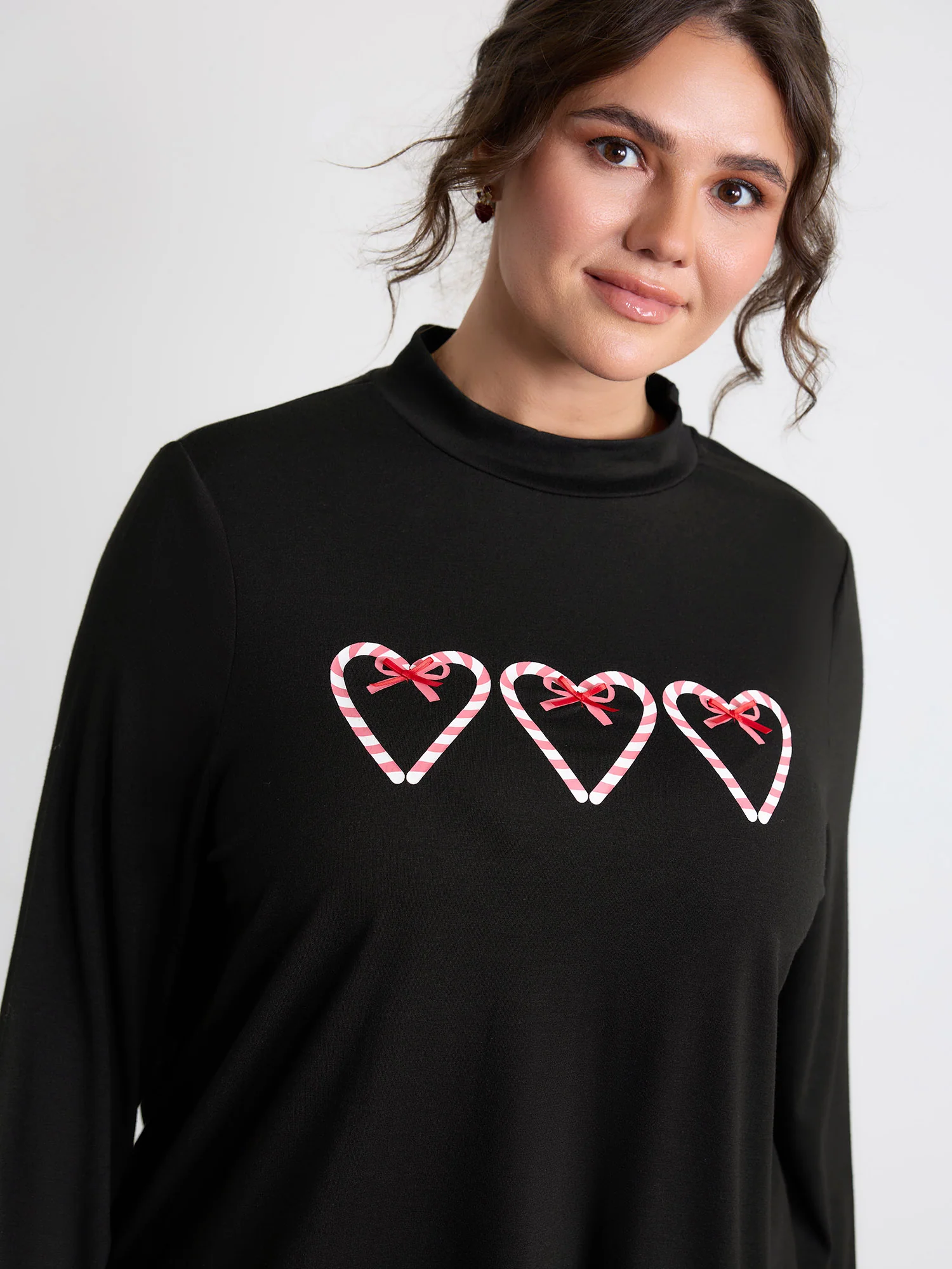 Stretchy Hearts Print Mock Neck T-Shirt - Image 2