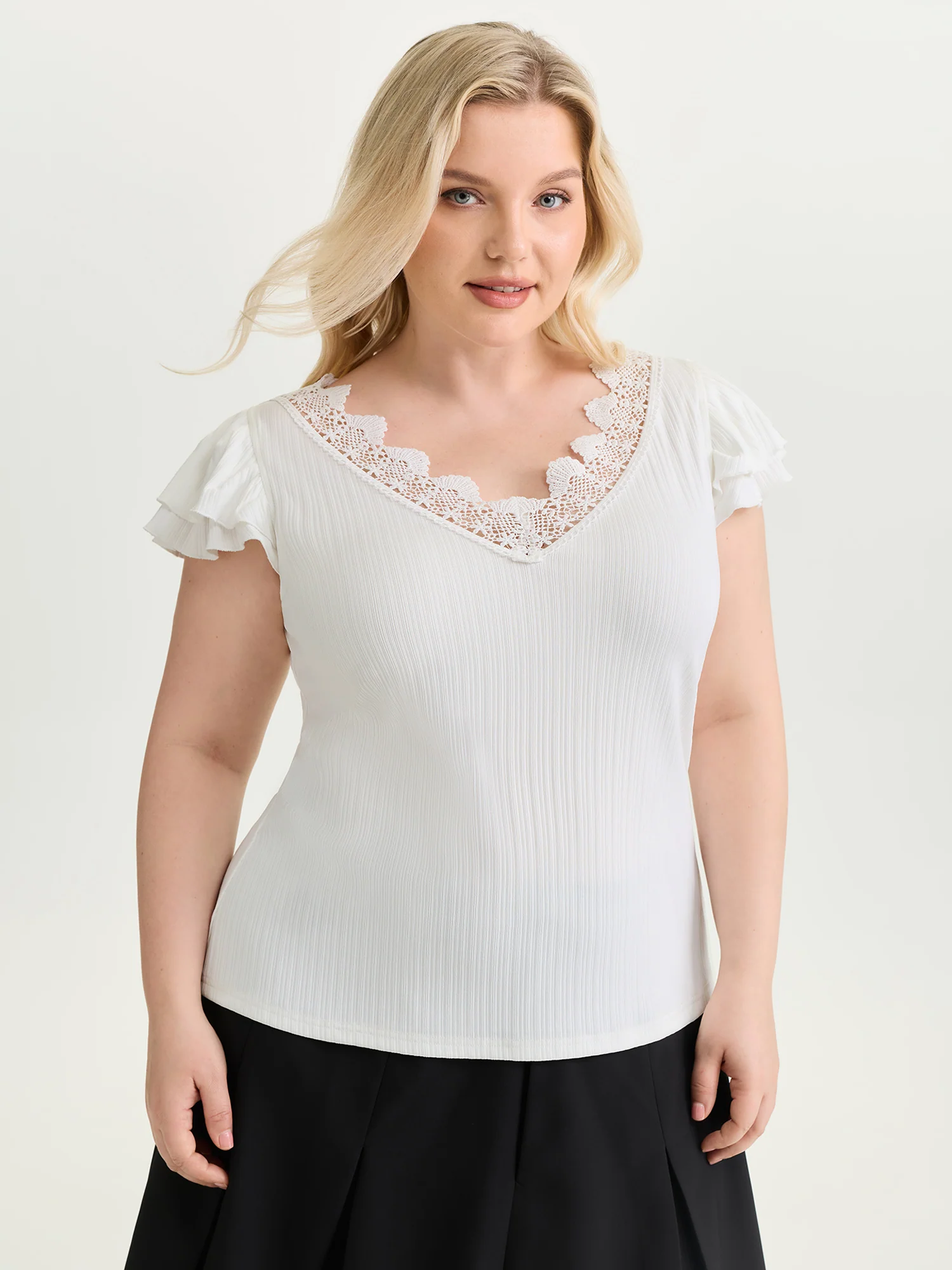 Stretchy Lace V-Neckline T-Shirt - Image 4