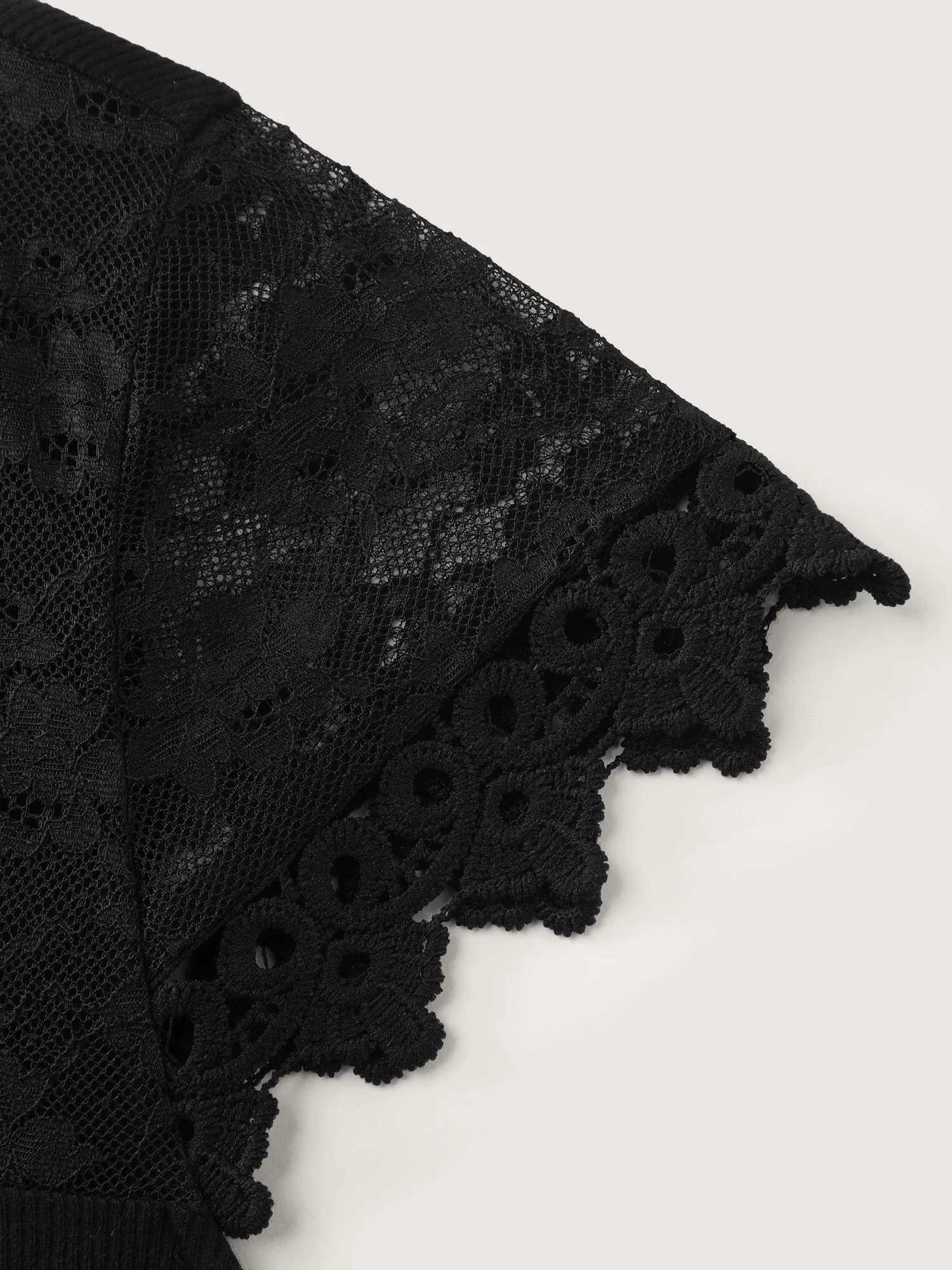 Stretchy Lace V-Neckline Top - Image 7