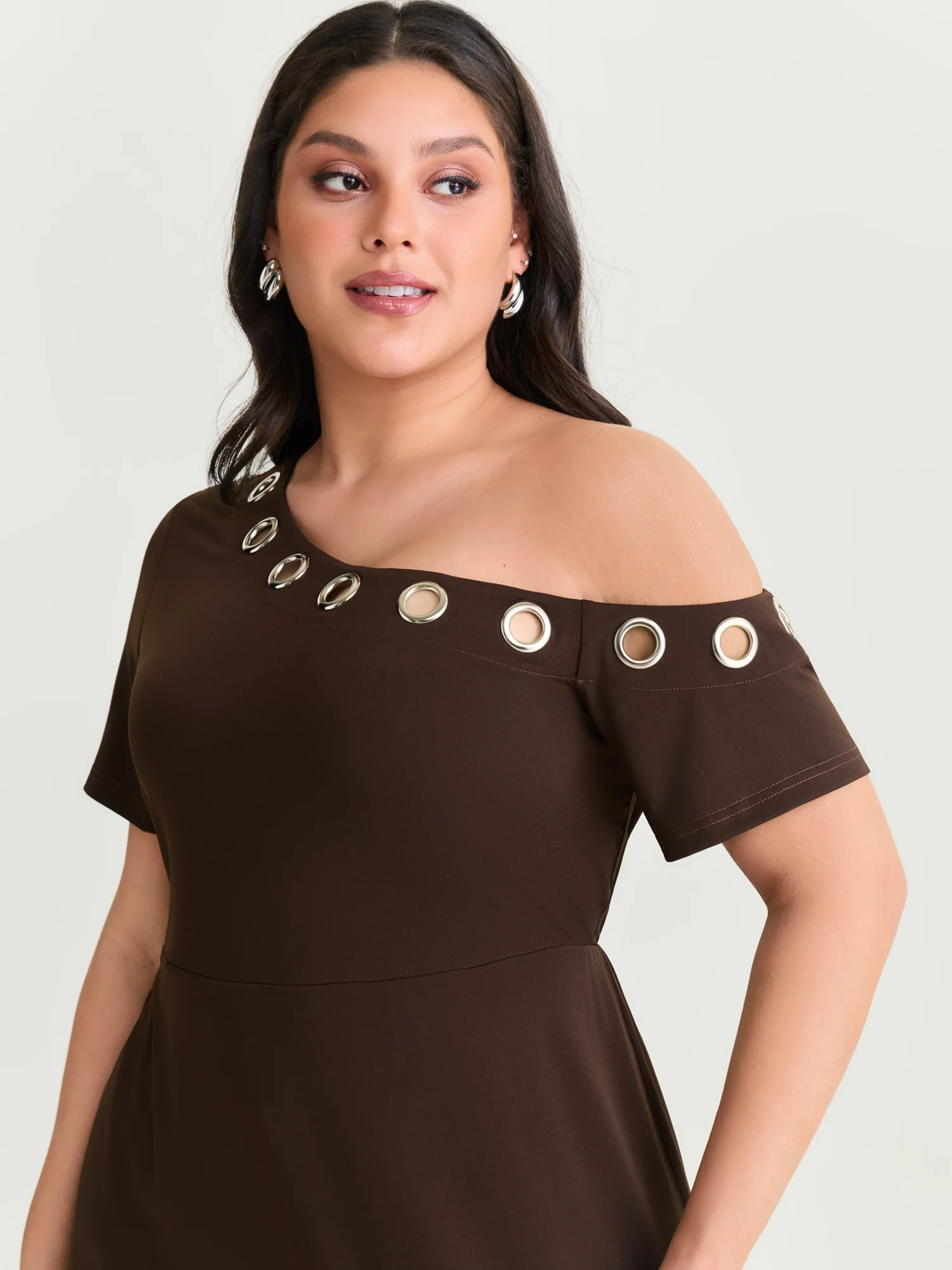 Stretchy Metal Eyelet Detail Bodycon Dress - Image 2