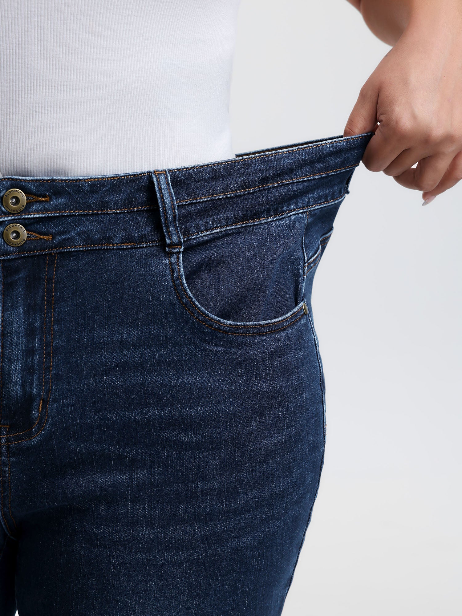 Stretchy Mid-Rise Bootcut Jeans - Image 3