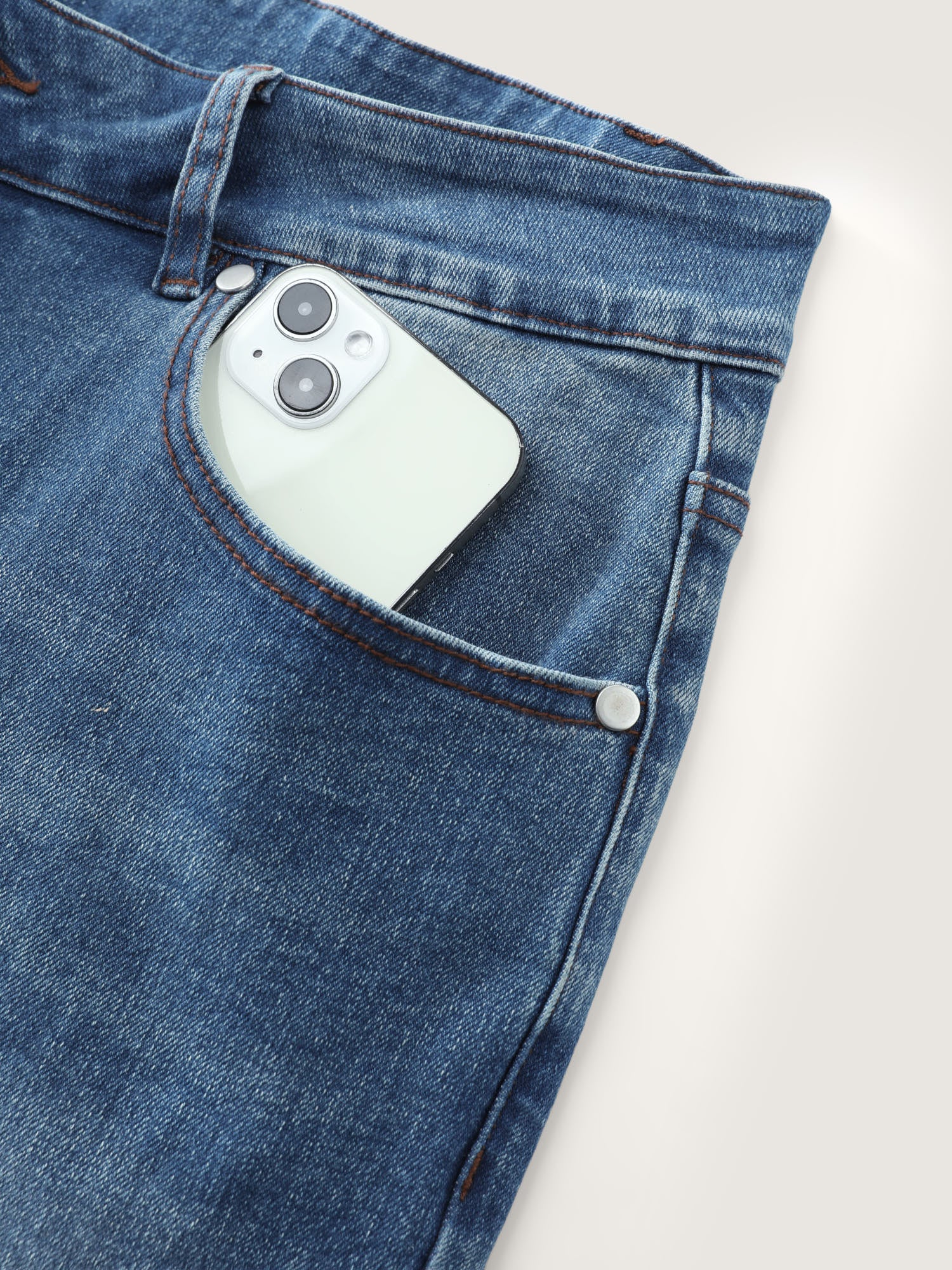 Stretchy Mid-Rise Denim Shorts - Image 7