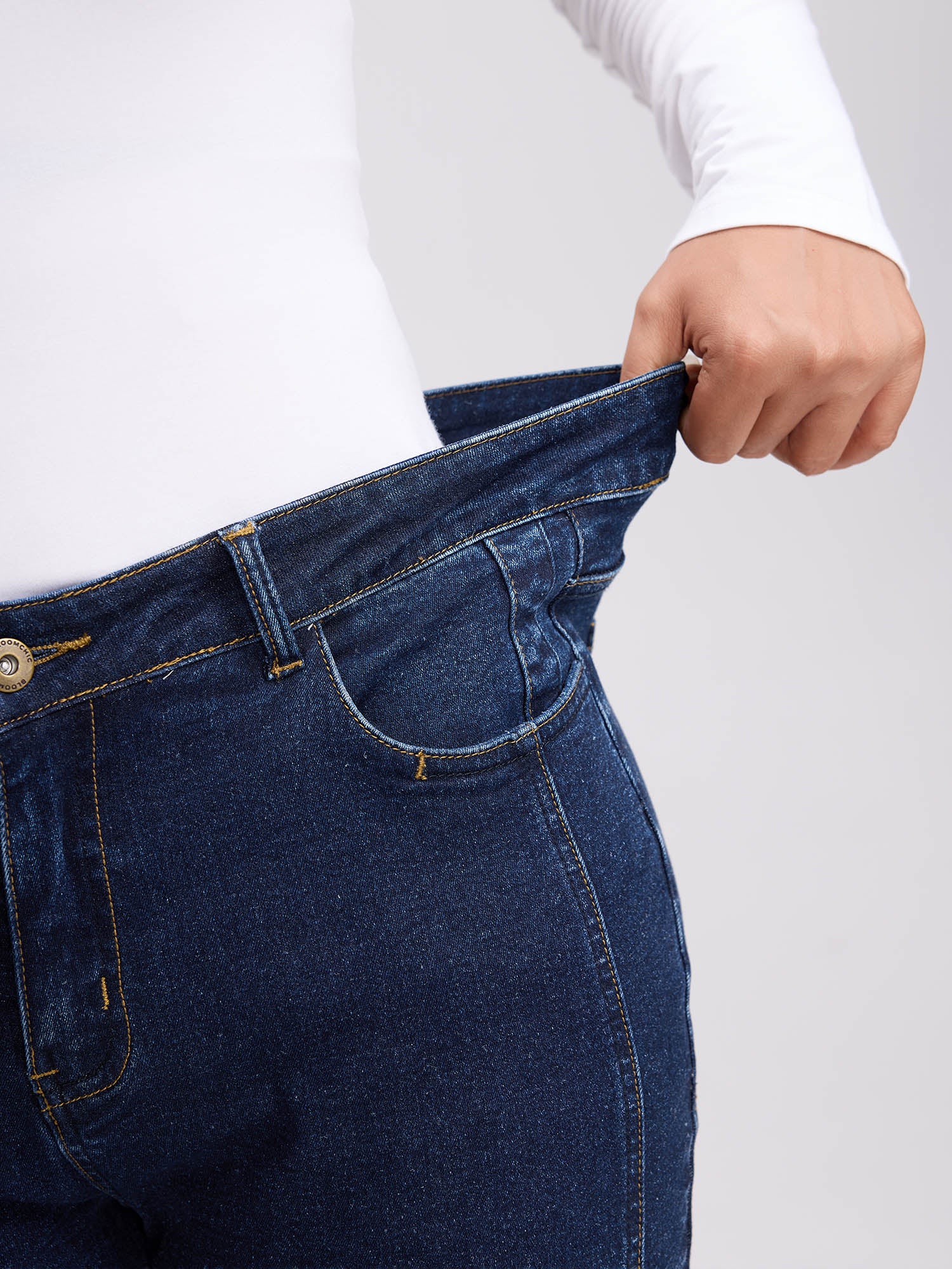 Curve Friendly Skinny-Fit High-Rise Jeans - Image 4