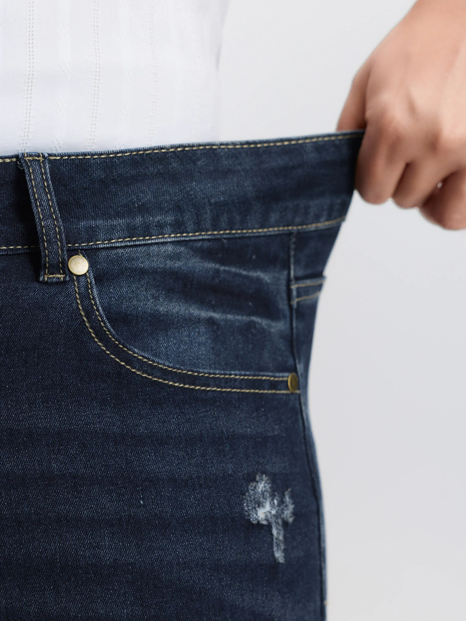Stretchy Mid-Rise Skinny Fit Jeans - Image 4