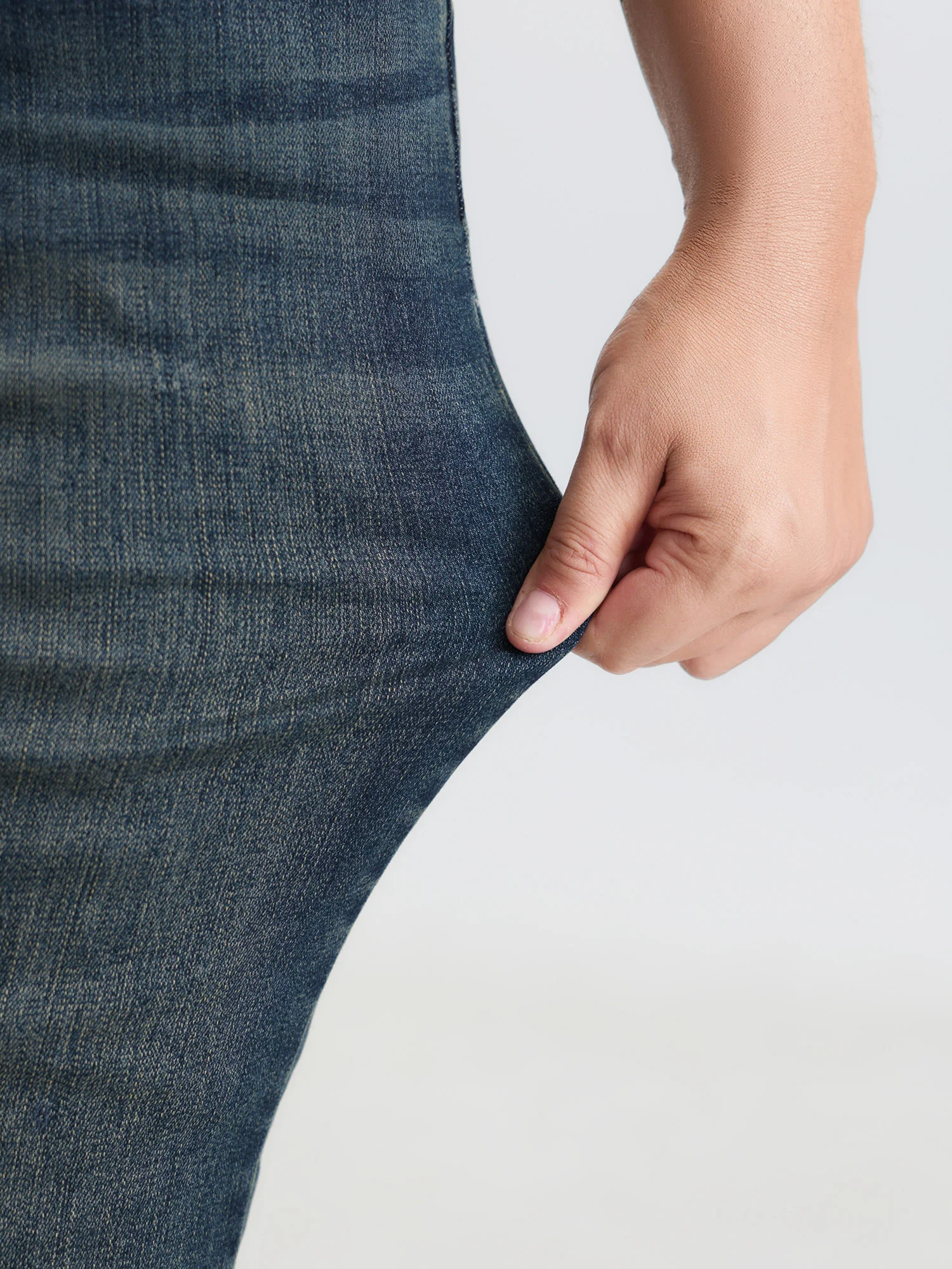 Stretchy Mid-Rise Skinny-Fit Jeans - Image 4