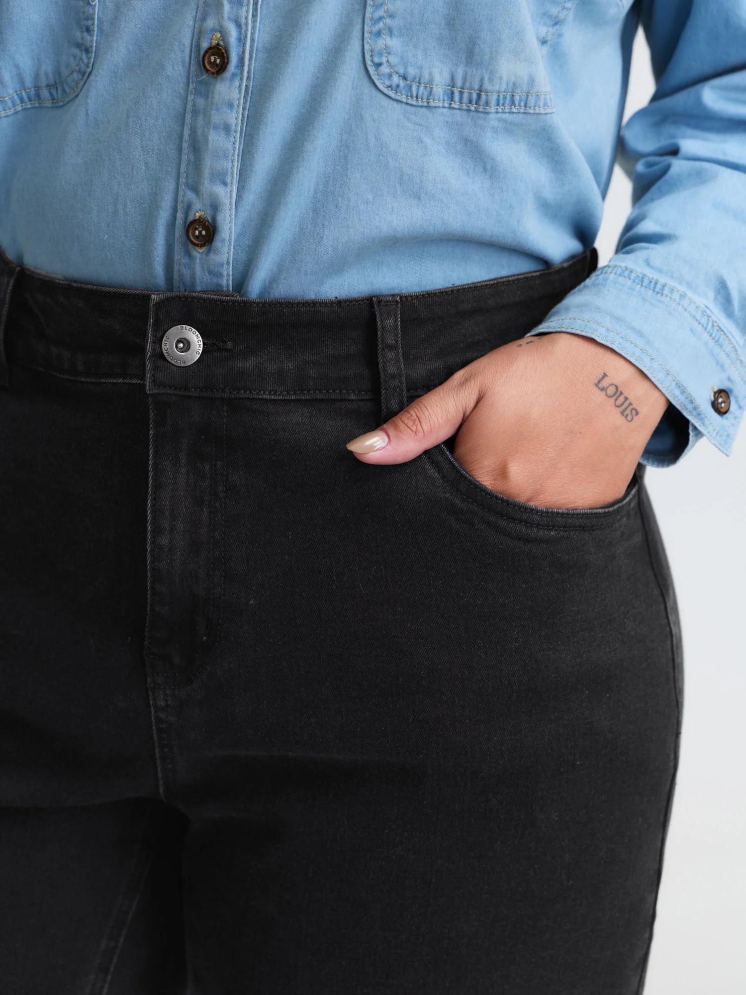 Stretchy Mid-Rise Straight-Leg Jeans - Image 3
