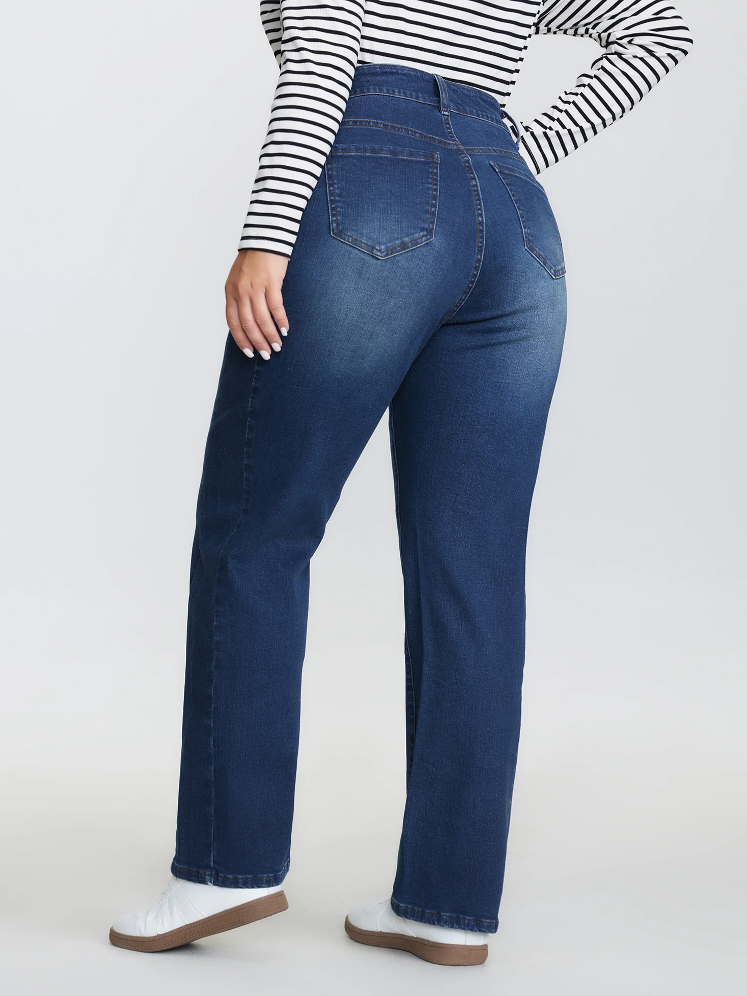 Thigh-Friendly Back Elastic Waist Straight-Leg Jeans - Image 5