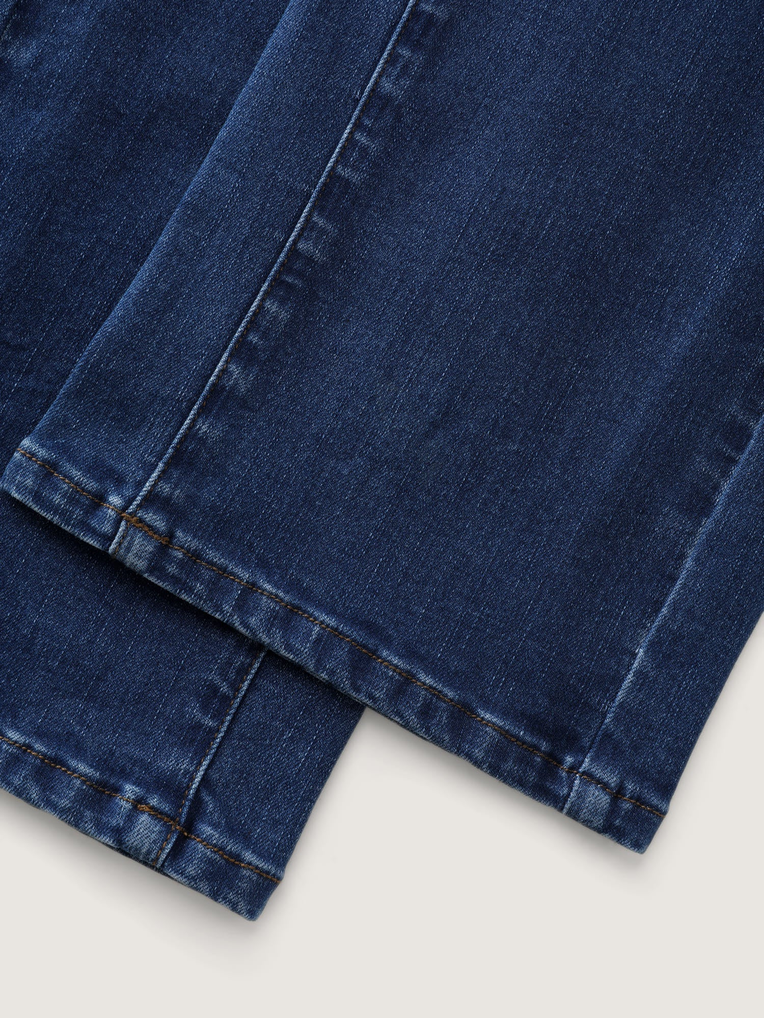 Thigh-Friendly Back Elastic Waist Straight-Leg Jeans - Image 7