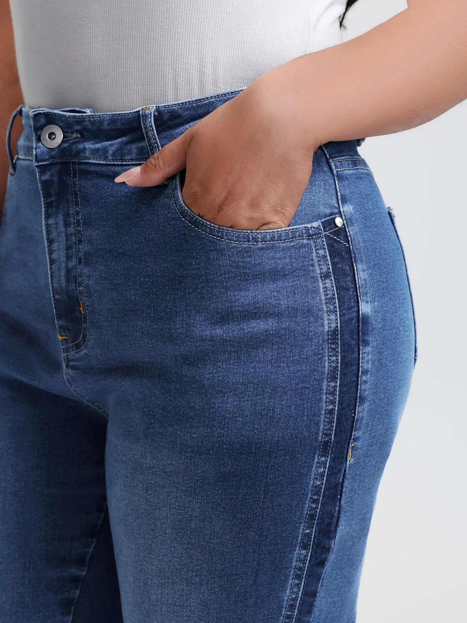 Color Contrast Side Skinny-Fit Jeans - Image 3