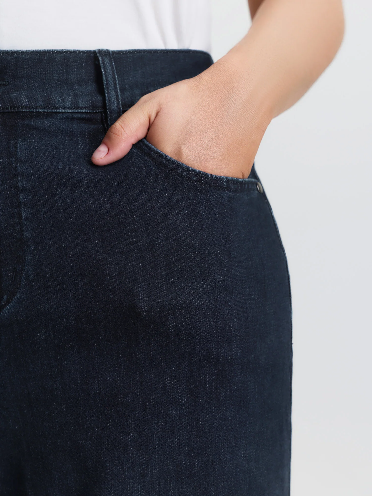 Stretchy Mid Rise Wide Leg Jeans - Image 3