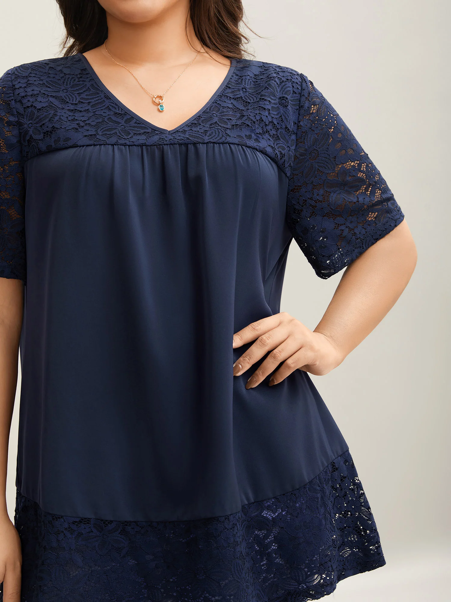 Stretchy Mixed Material Spliced Lace Jersey Top - Image 4