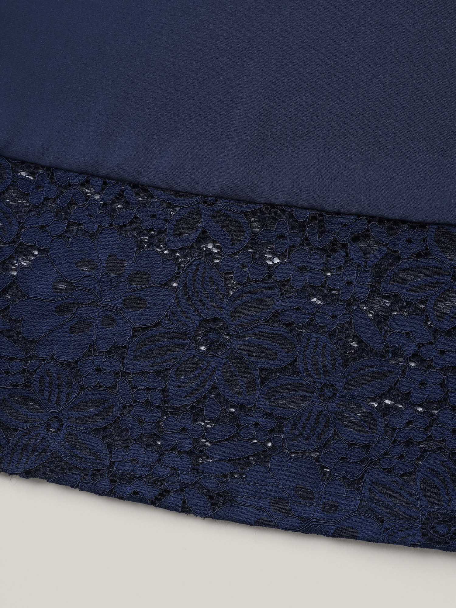 Stretchy Mixed Material Spliced Lace Jersey Top - Image 6