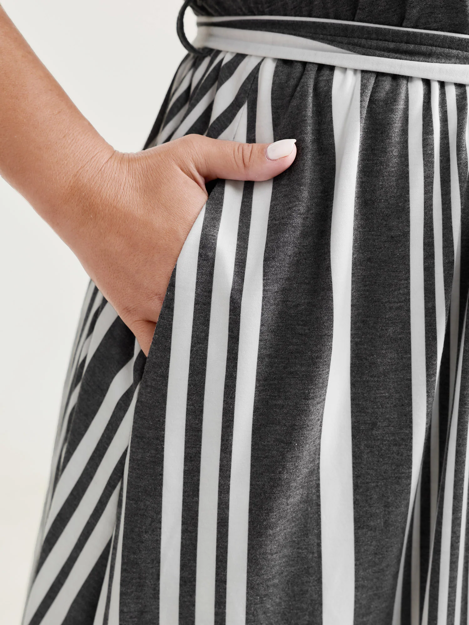 Stretchy Monochrome Striped Belted Waist Midi Dress - Image 3