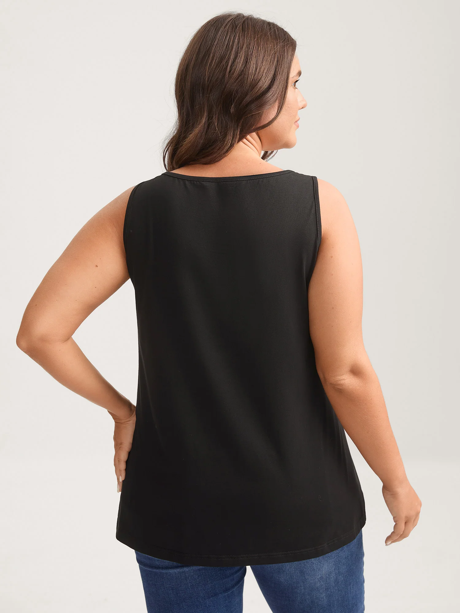 Stretchy Neck Cut-Out Solid Tank Top - Image 4