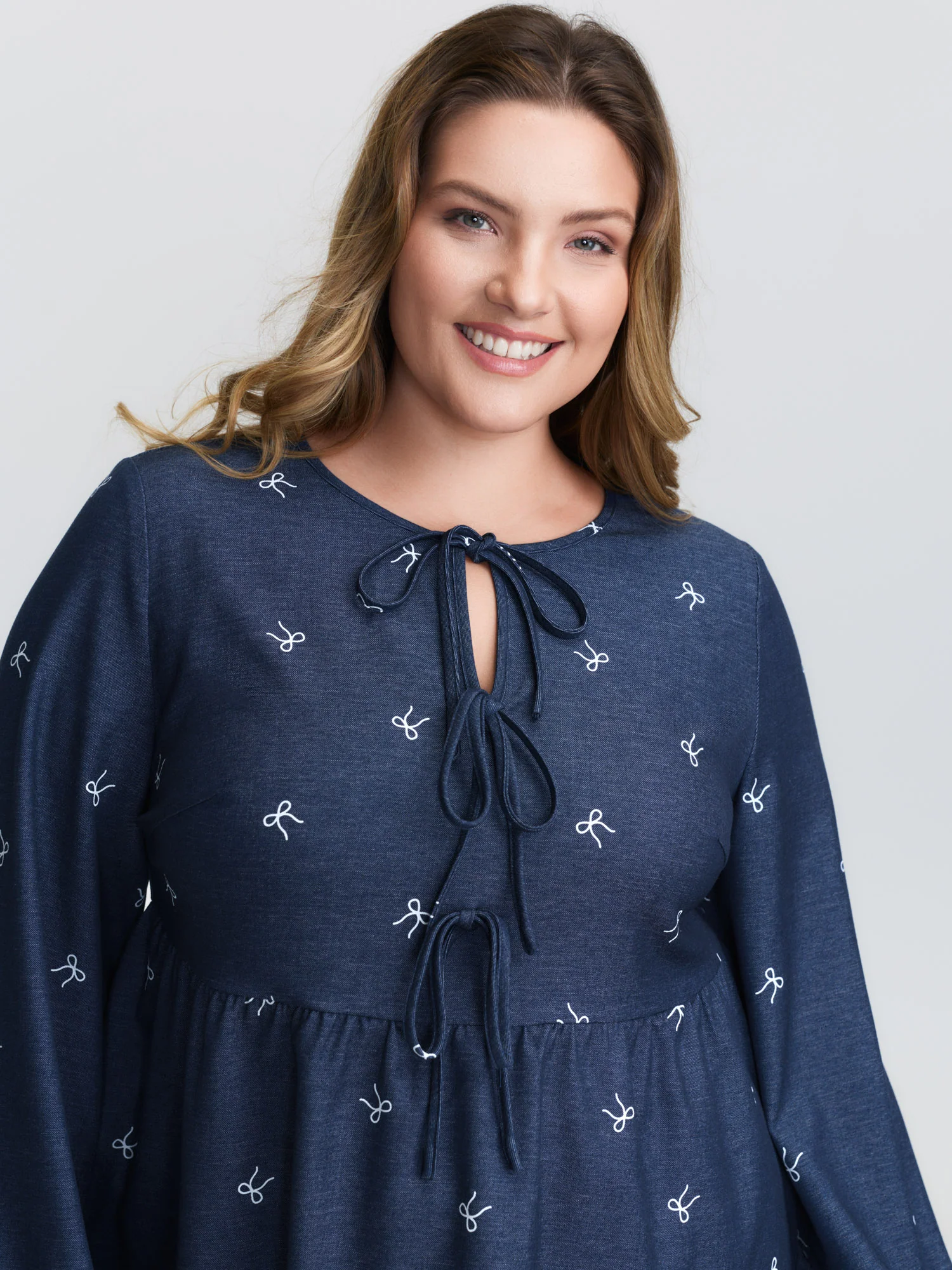 Stretchy Neck-Tie Bubble Sleeve Blouse - Image 3