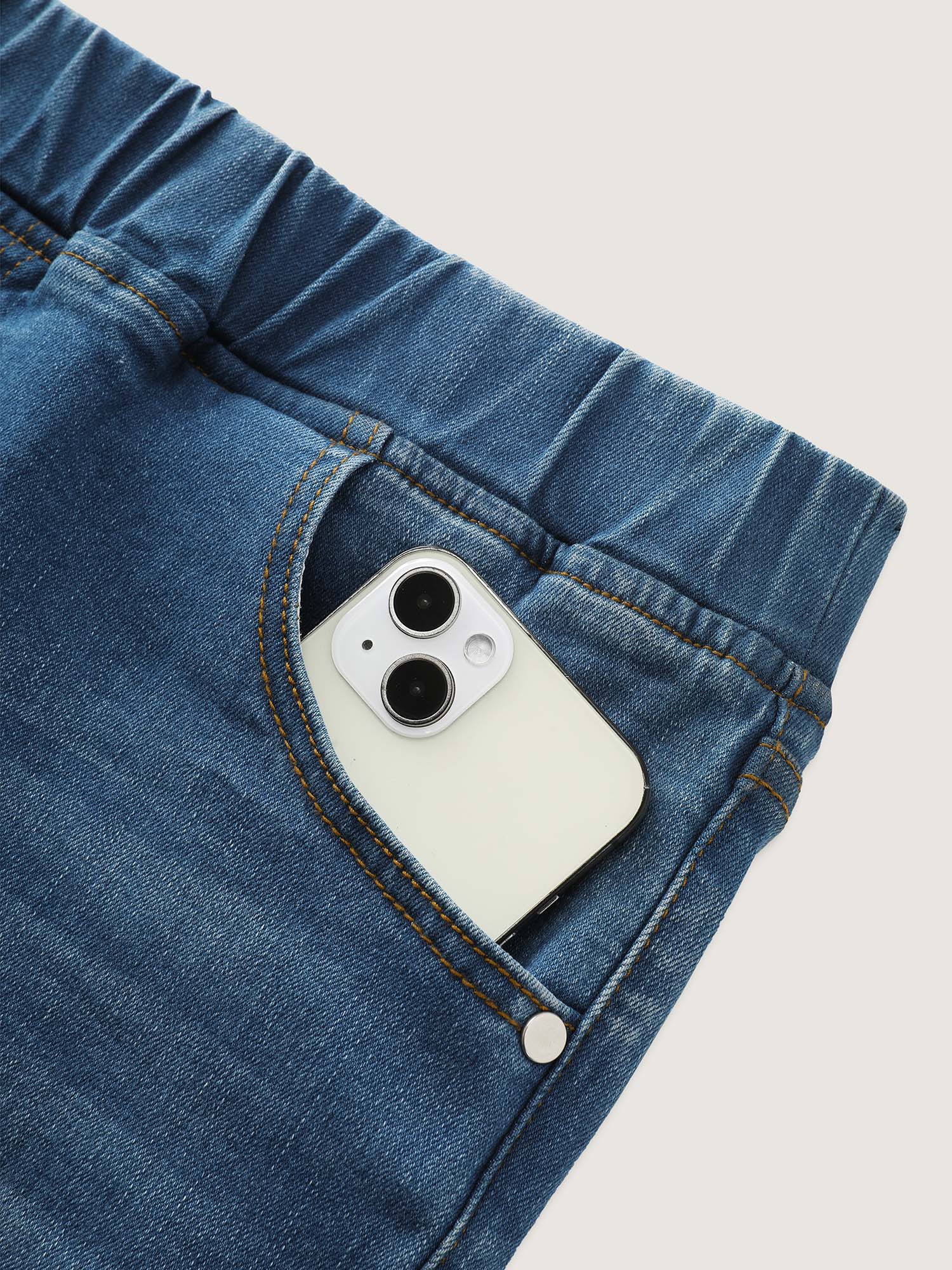 Stretchy Pull-On Pockets Denim Shorts - Image 7