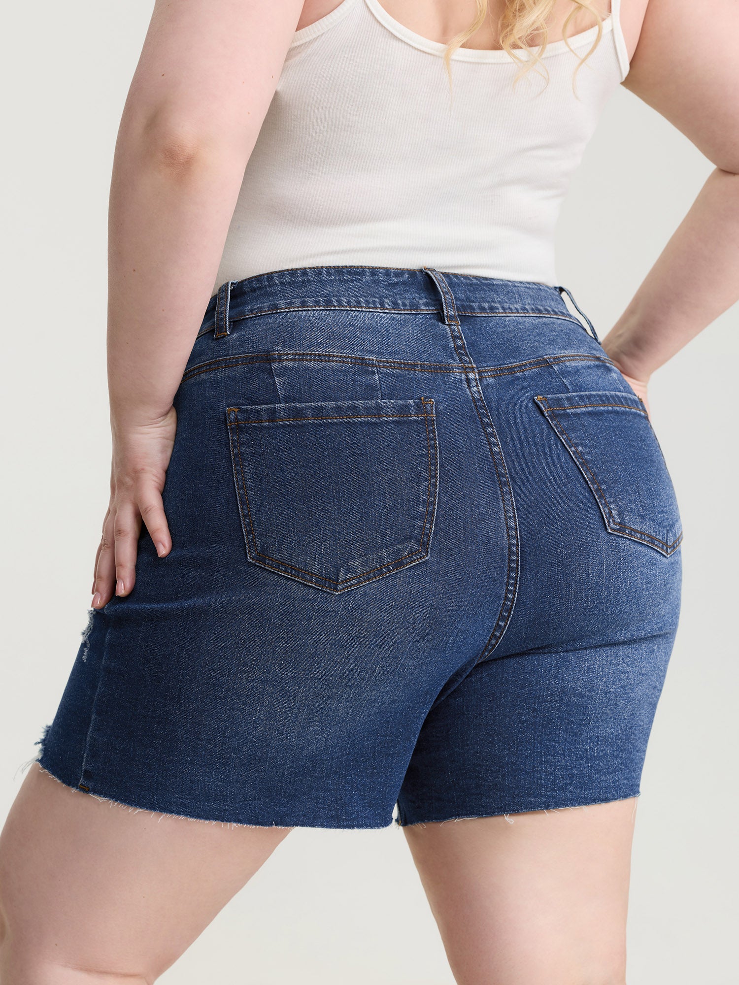 Stretchy Raw Cut Hem Skinny-Fit Denim Shorts - Image 6