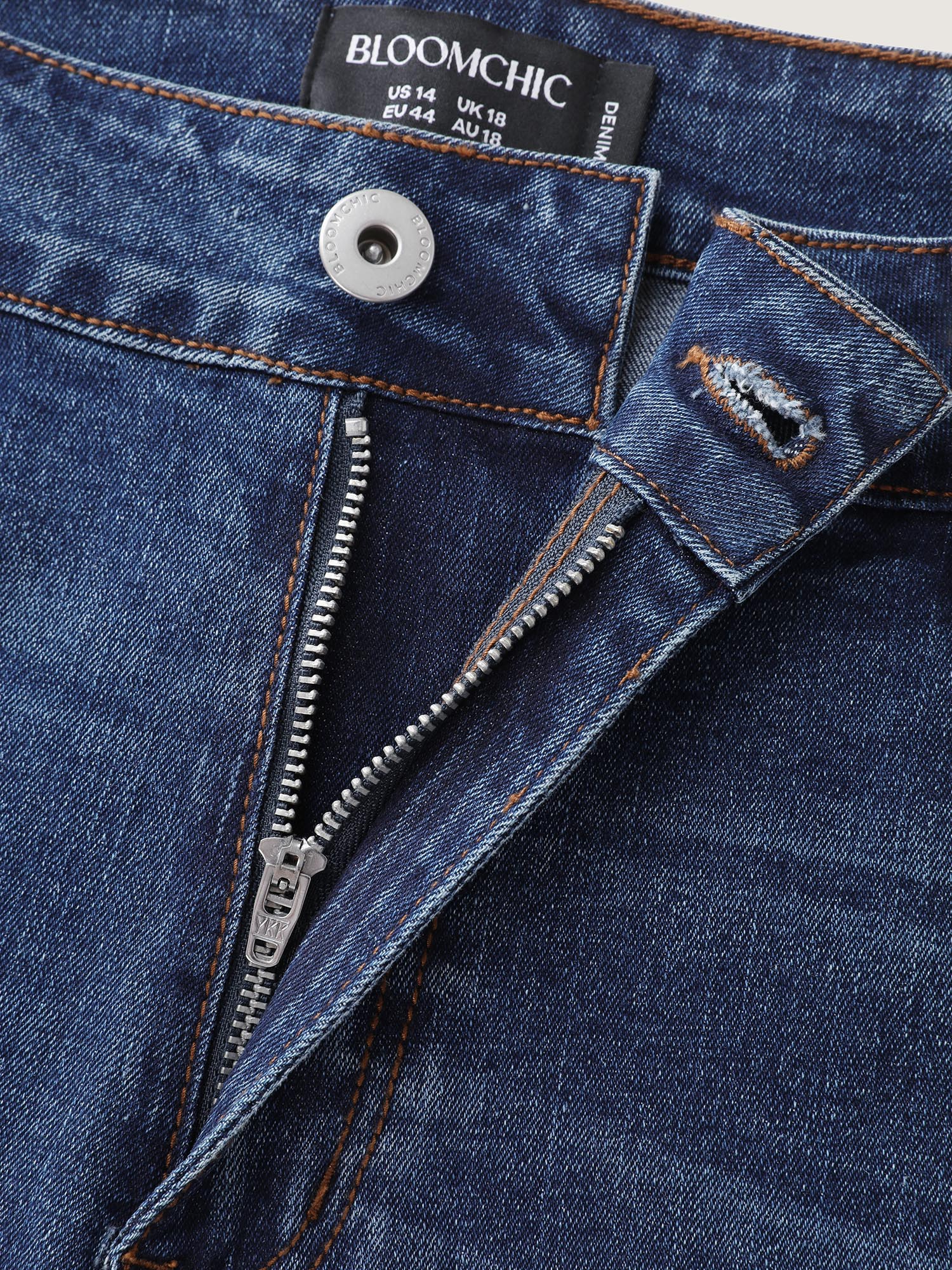 Stretchy Raw Cut Hem Skinny-Fit Denim Shorts - Image 7