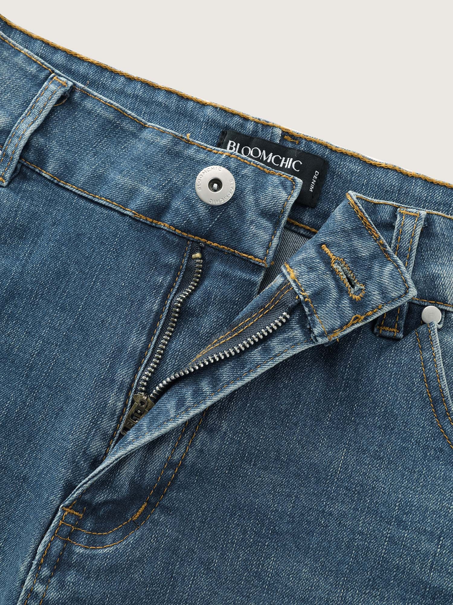 Stretchy Raw Hem Denim Shorts - Image 7