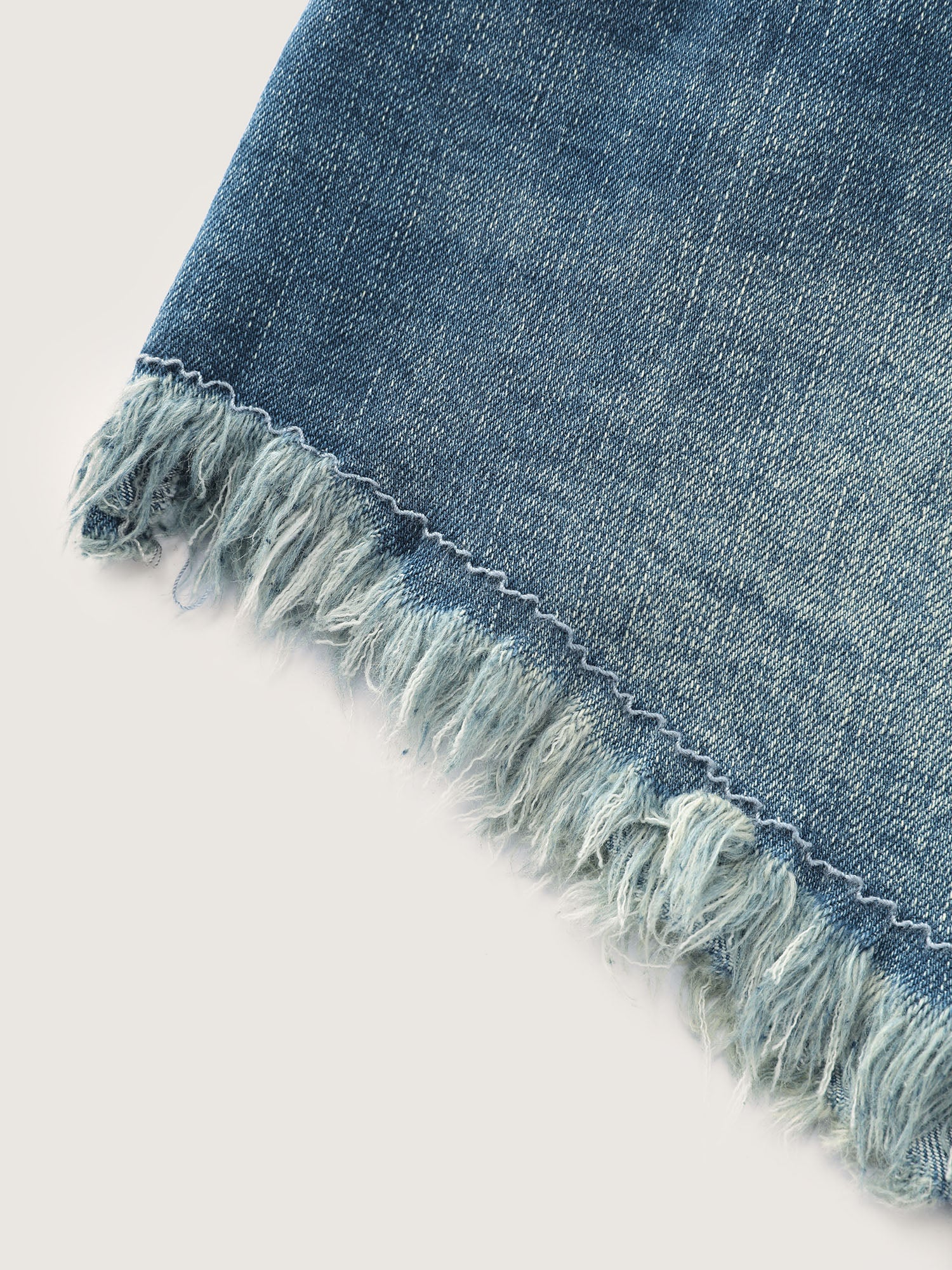 Stretchy Raw Hem Denim Shorts - Image 8