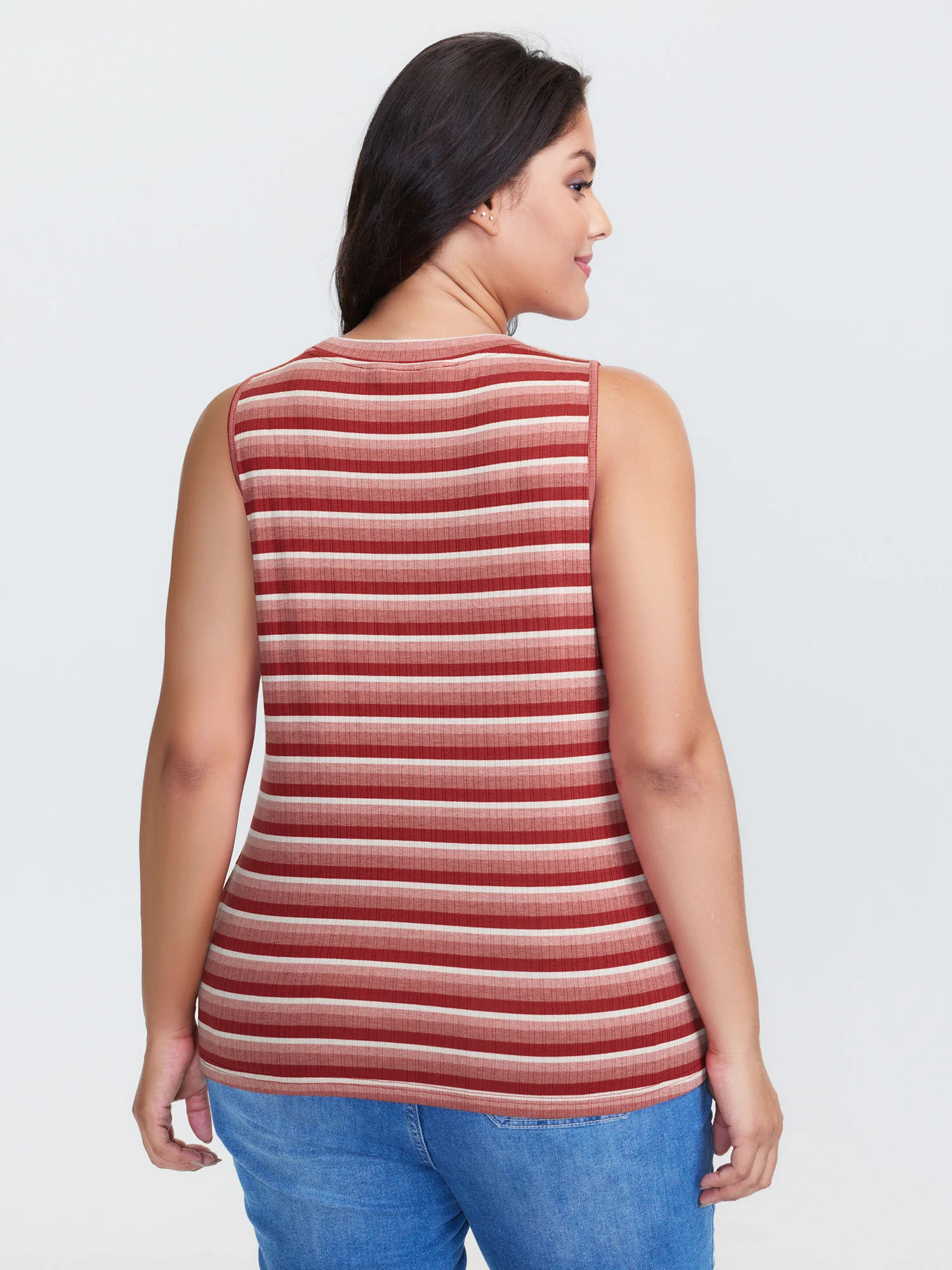 Stretchy Ribbed Crew Neckline Fitted Tank Top - Image 4