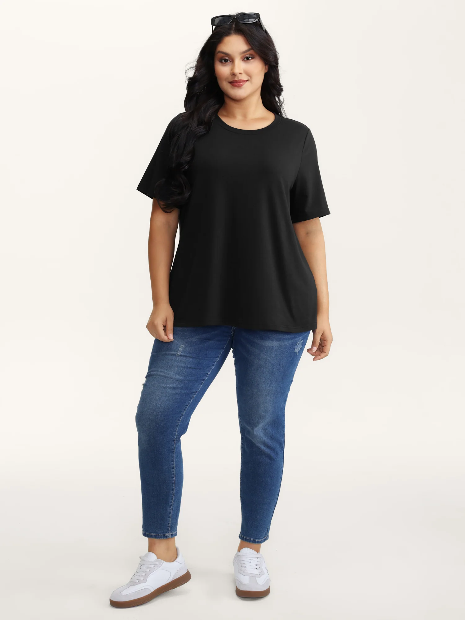 Stretchy Round Neck Solid T-Shirt - Image 11