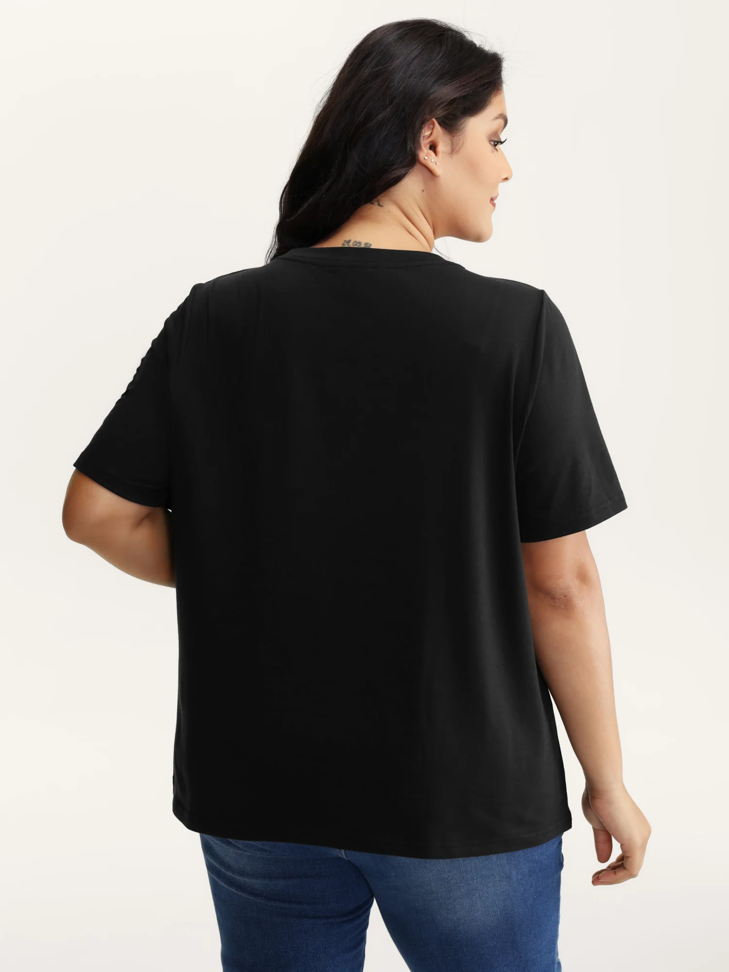Stretchy Round Neck Solid T-Shirt - Image 12