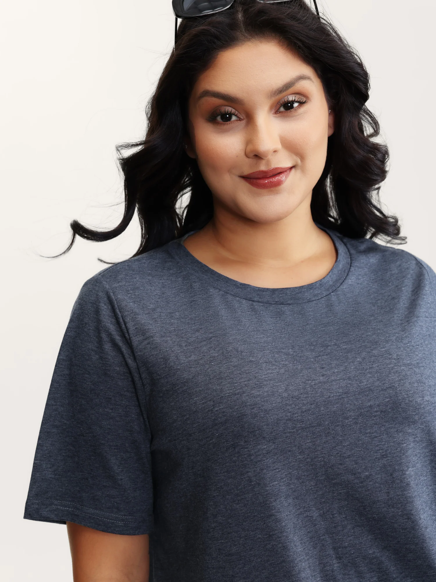Stretchy Round Neck Solid T-Shirt - Image 13