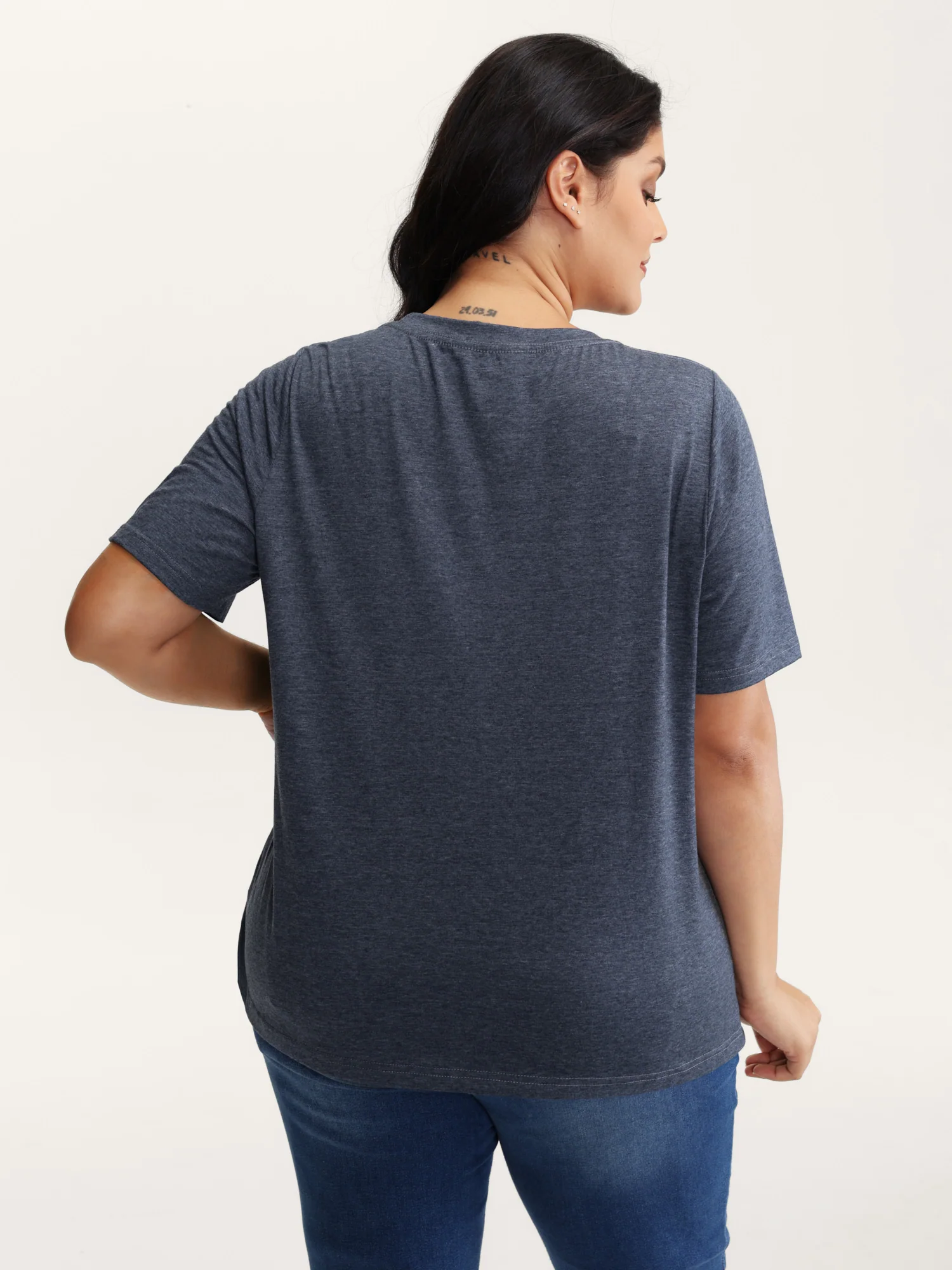 Stretchy Round Neck Solid T-Shirt - Image 16