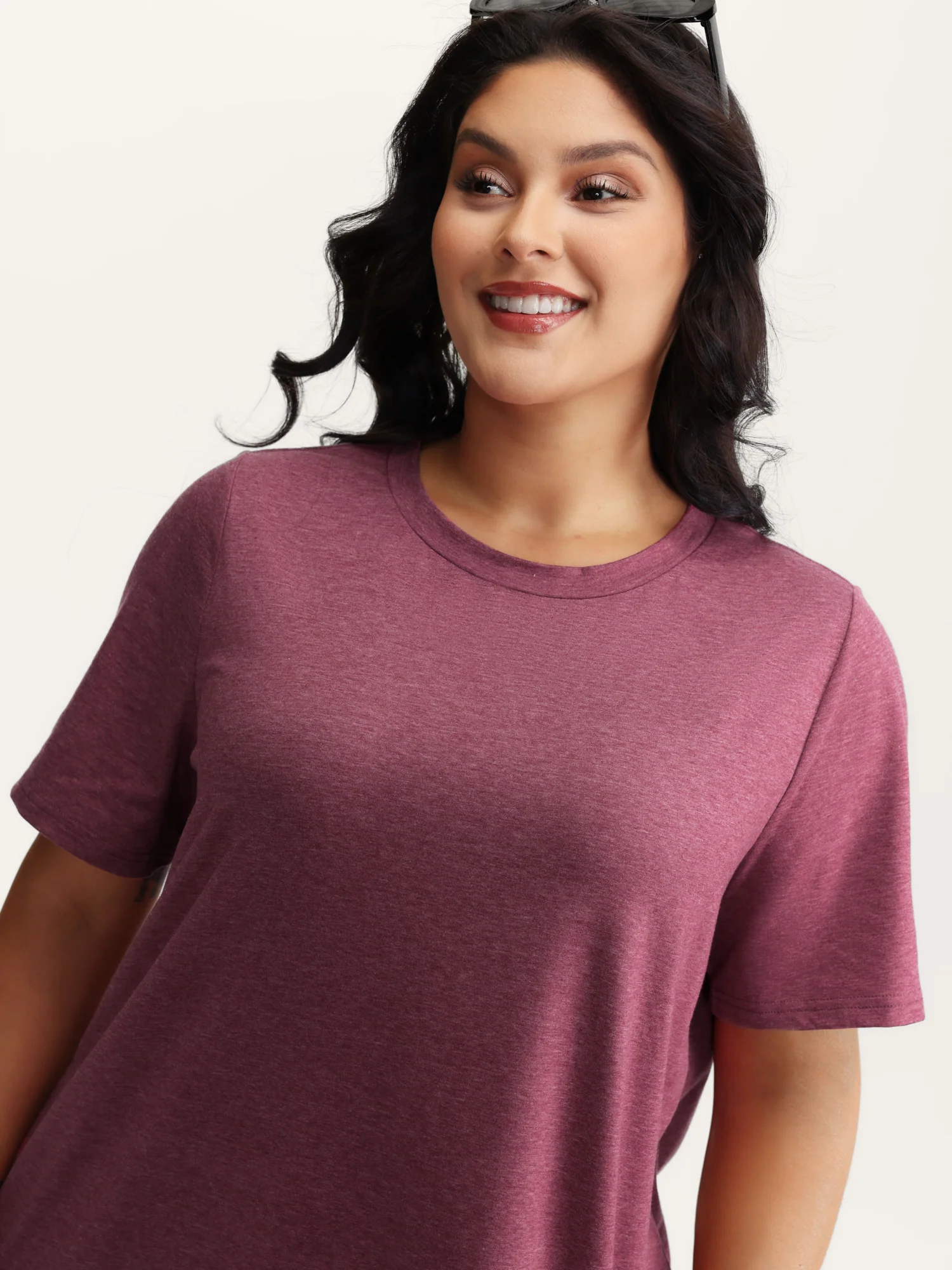 Stretchy Round Neck Solid T-Shirt - Image 2
