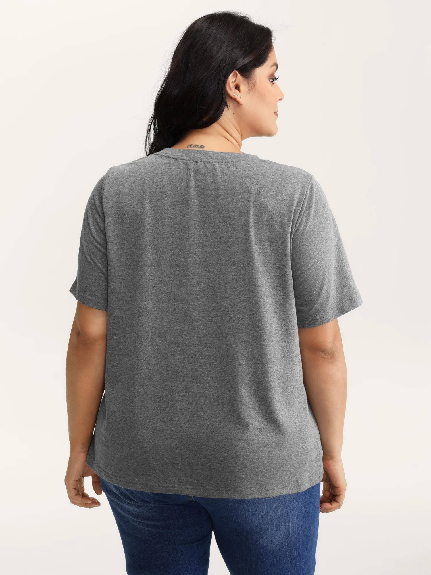 Stretchy Round Neck Solid T-Shirt - Image 20