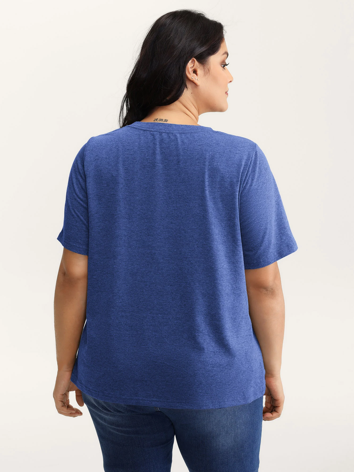 Stretchy Round Neck Solid T-Shirt - Image 8