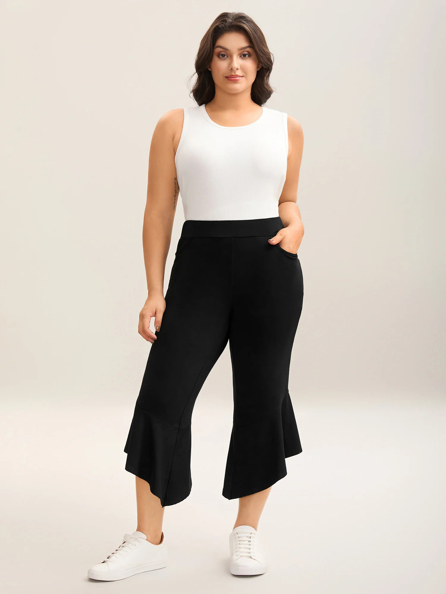 Stretchy Ruffled Hem Cropped Pants - Image 4